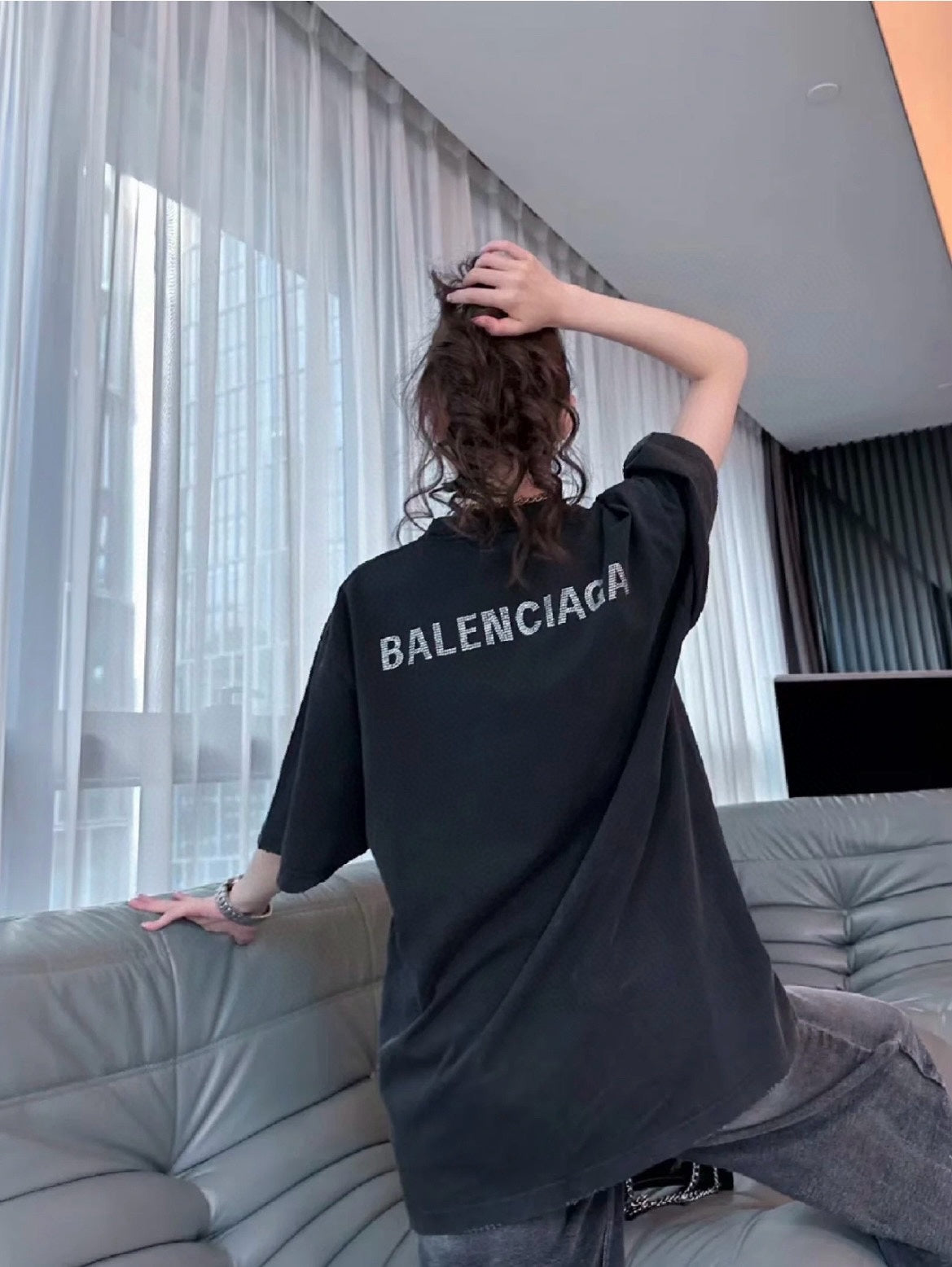 2026 New Balen Short-Sleeved Rhinestone Top (25208-A30)