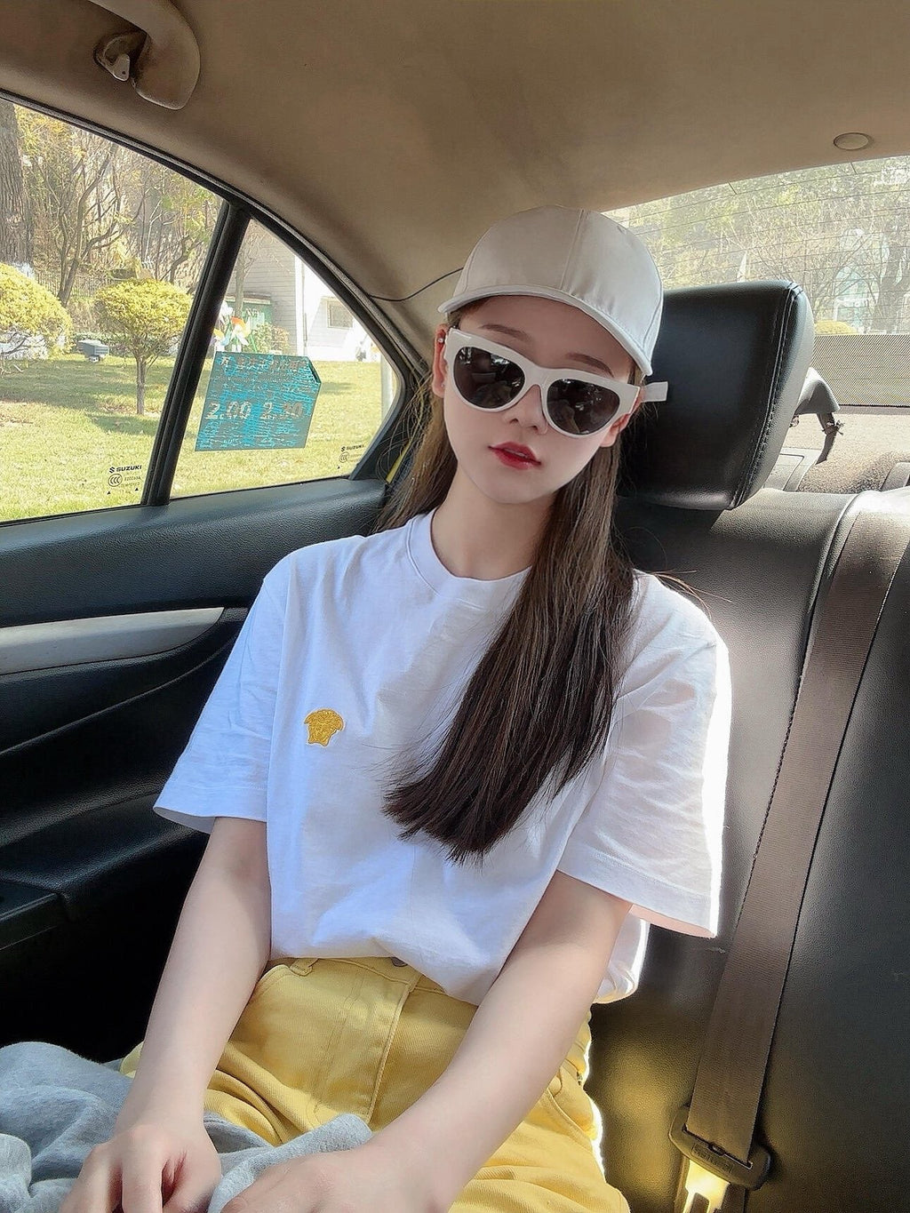2026 New Ve Short-Sleeved Shirt with Gold Logo Embroidery (25166-A05)