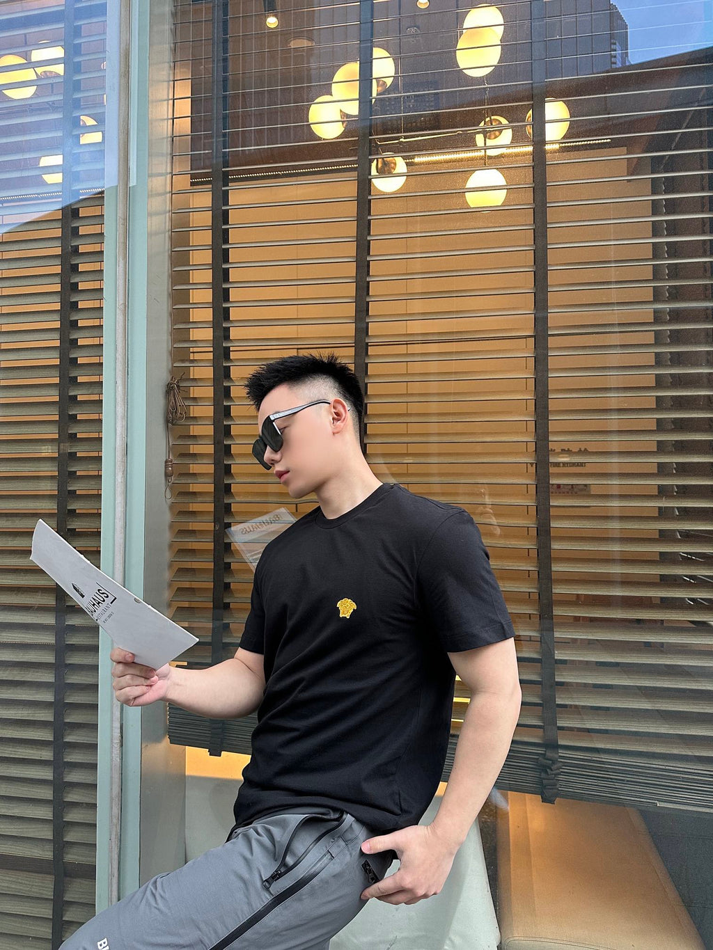 2026 New Ve Short-Sleeved Shirt with Gold Logo Embroidery (25166-A05)