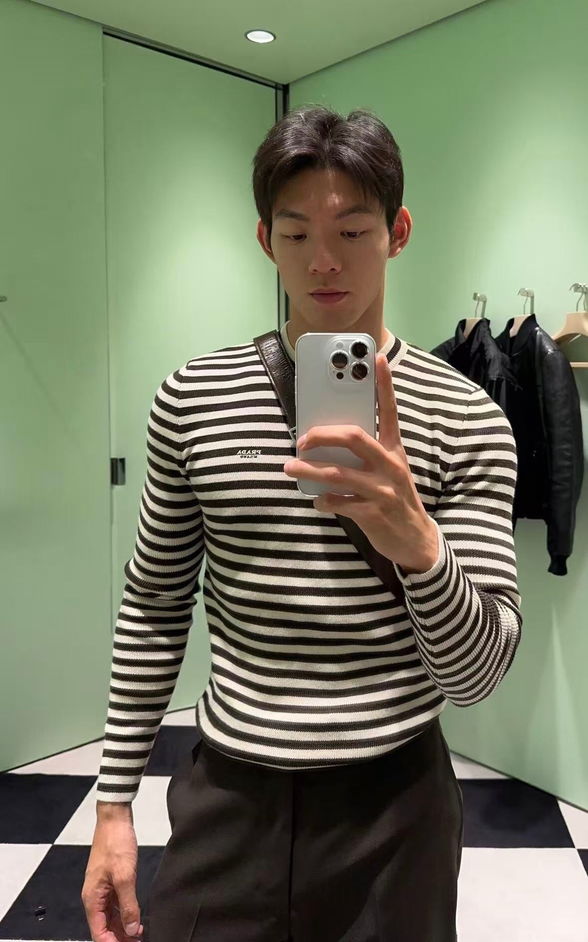 2026 New Triangle Brand Striped Embroidered Crew-Neck Jumper (25341-B30)