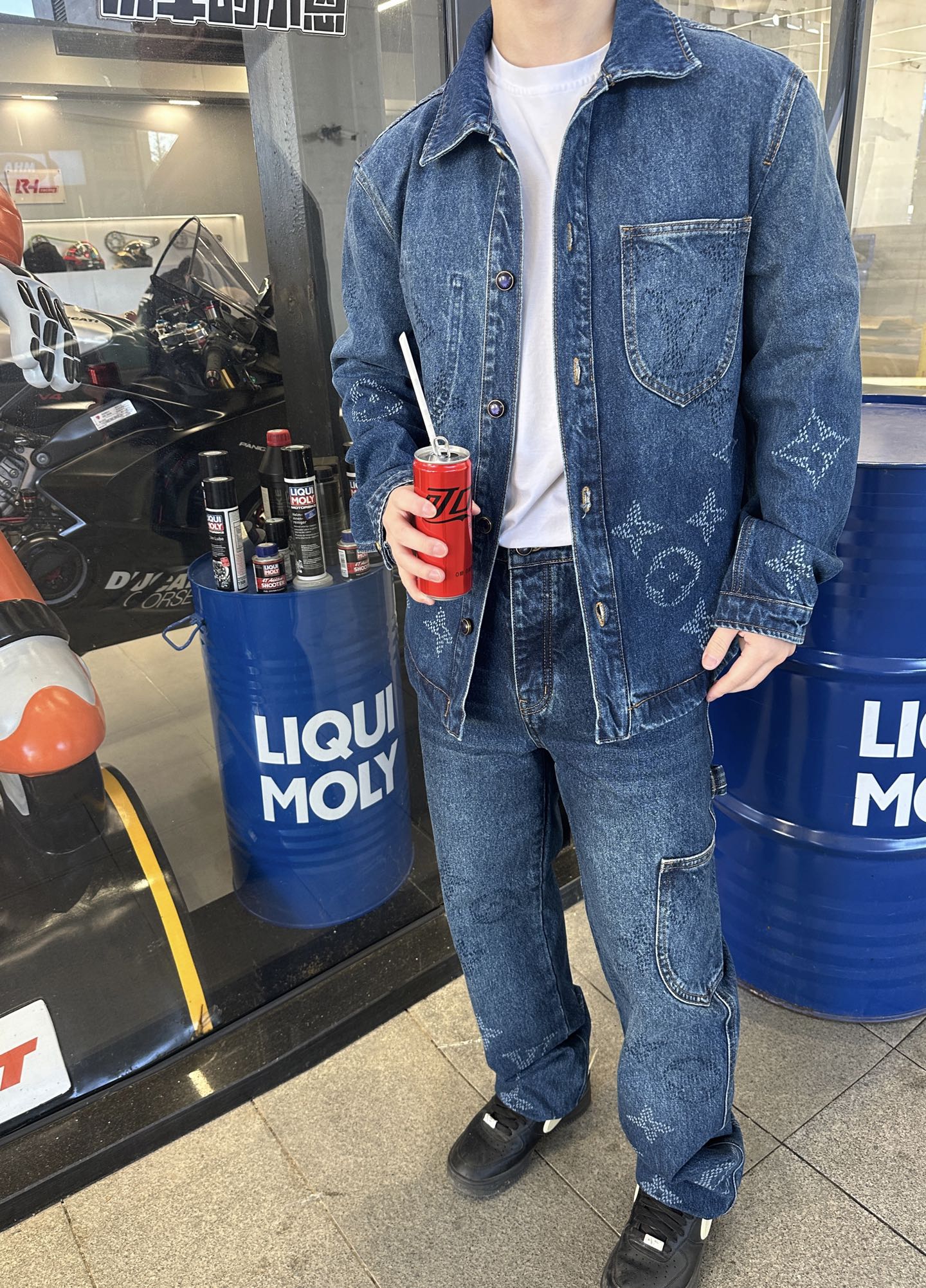 2026 New LY Gradient Logo Jeans (BB730-B95)