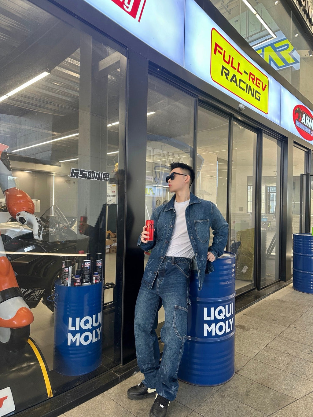 2026 New LY Gradient Logo Jeans (BB730-B95)