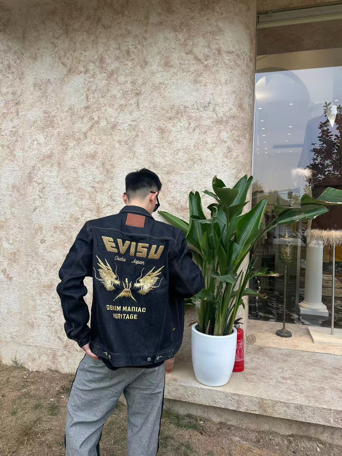 2026 New Arrival Ev Golden Dragon Embroidered Denim Jacket (25398-B85)