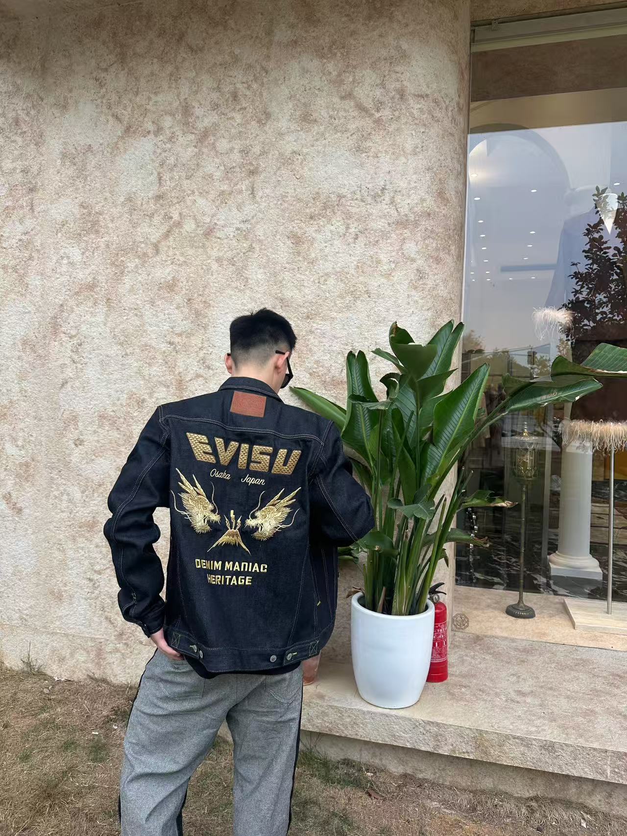 2026 New Arrival Ev Golden Dragon Embroidered Denim Jacket (25398-B85)