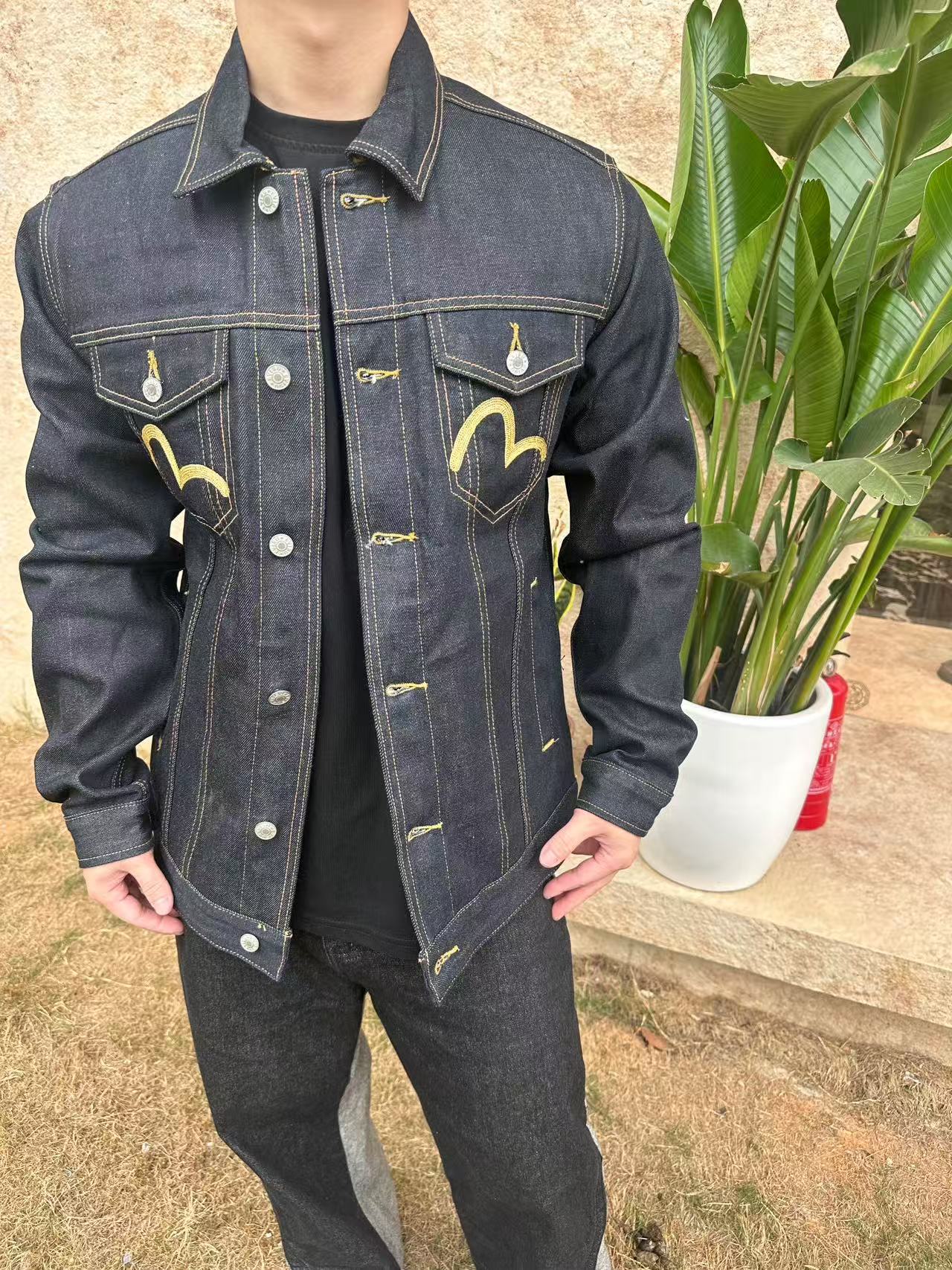 2026 New Arrival Ev Golden Dragon Embroidered Denim Jacket (25398-B85)