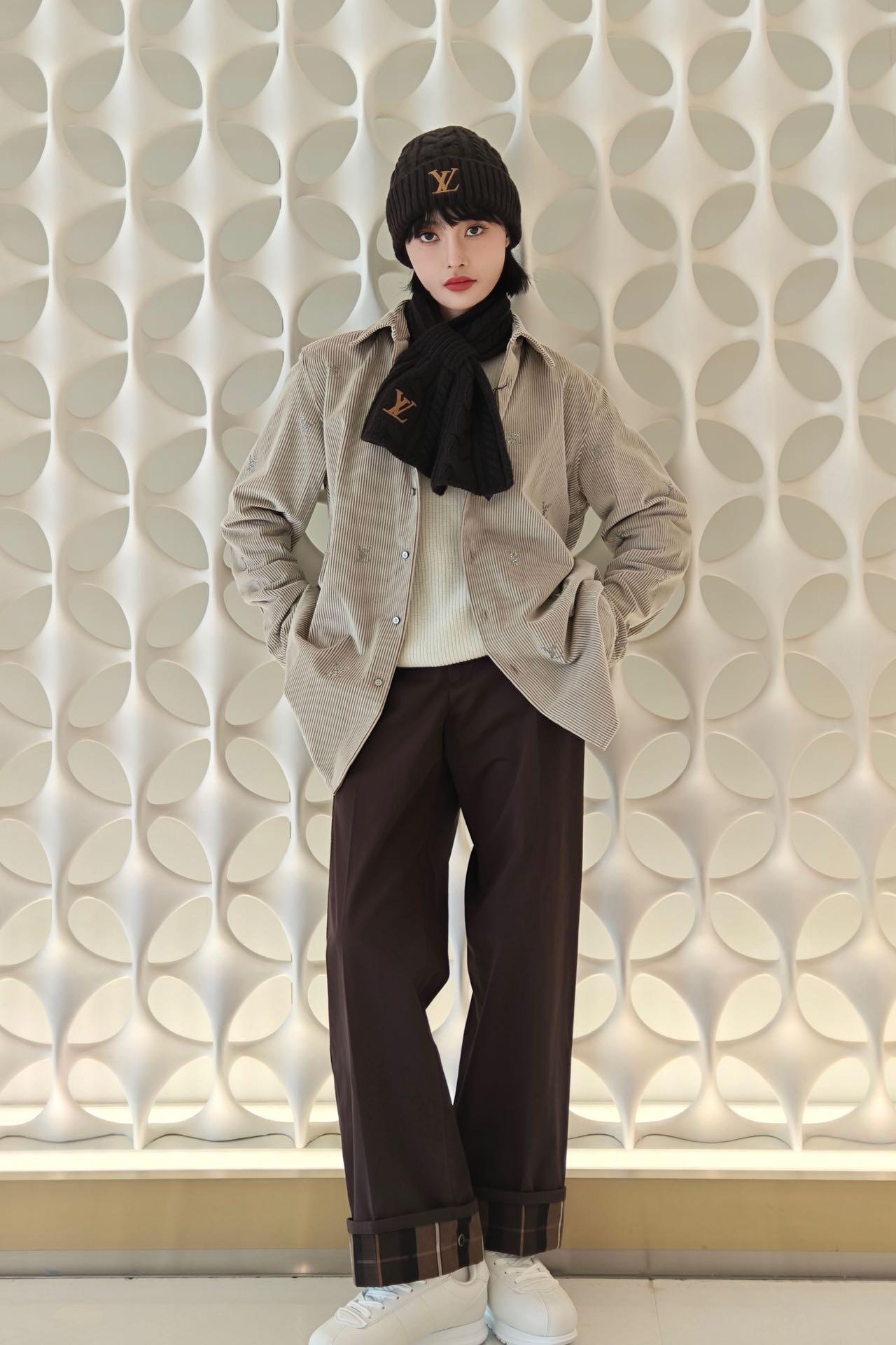 2026 New LY Logo Checked Casual Trousers (BB745-B50)