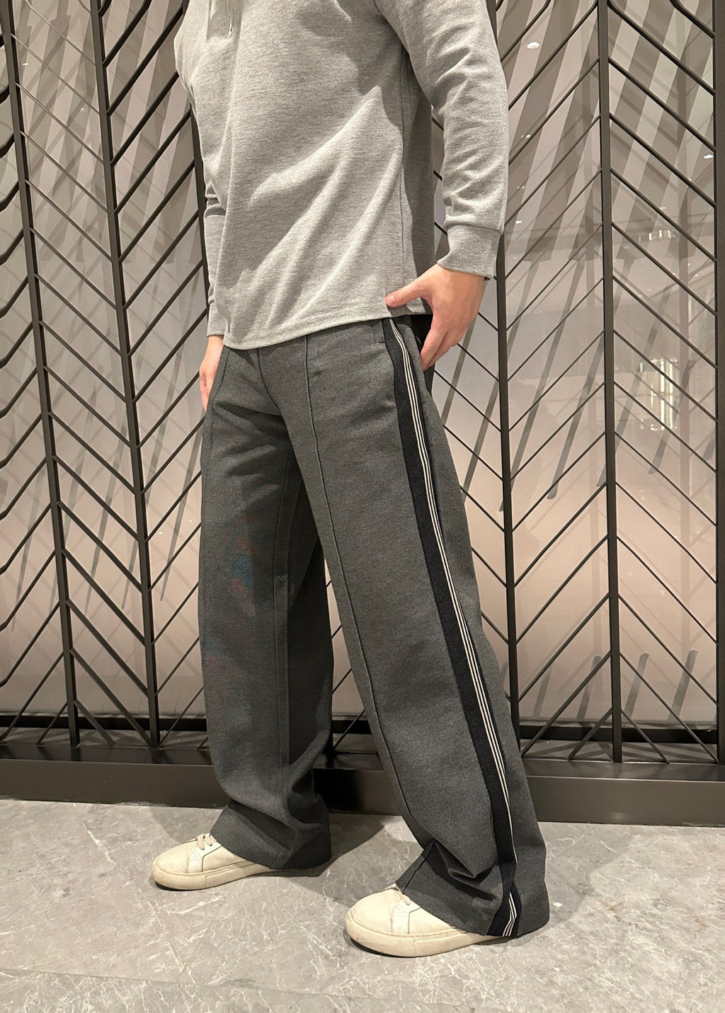 2026 New Style MM Embroidered Logo Casual Trousers (CC907-B70)