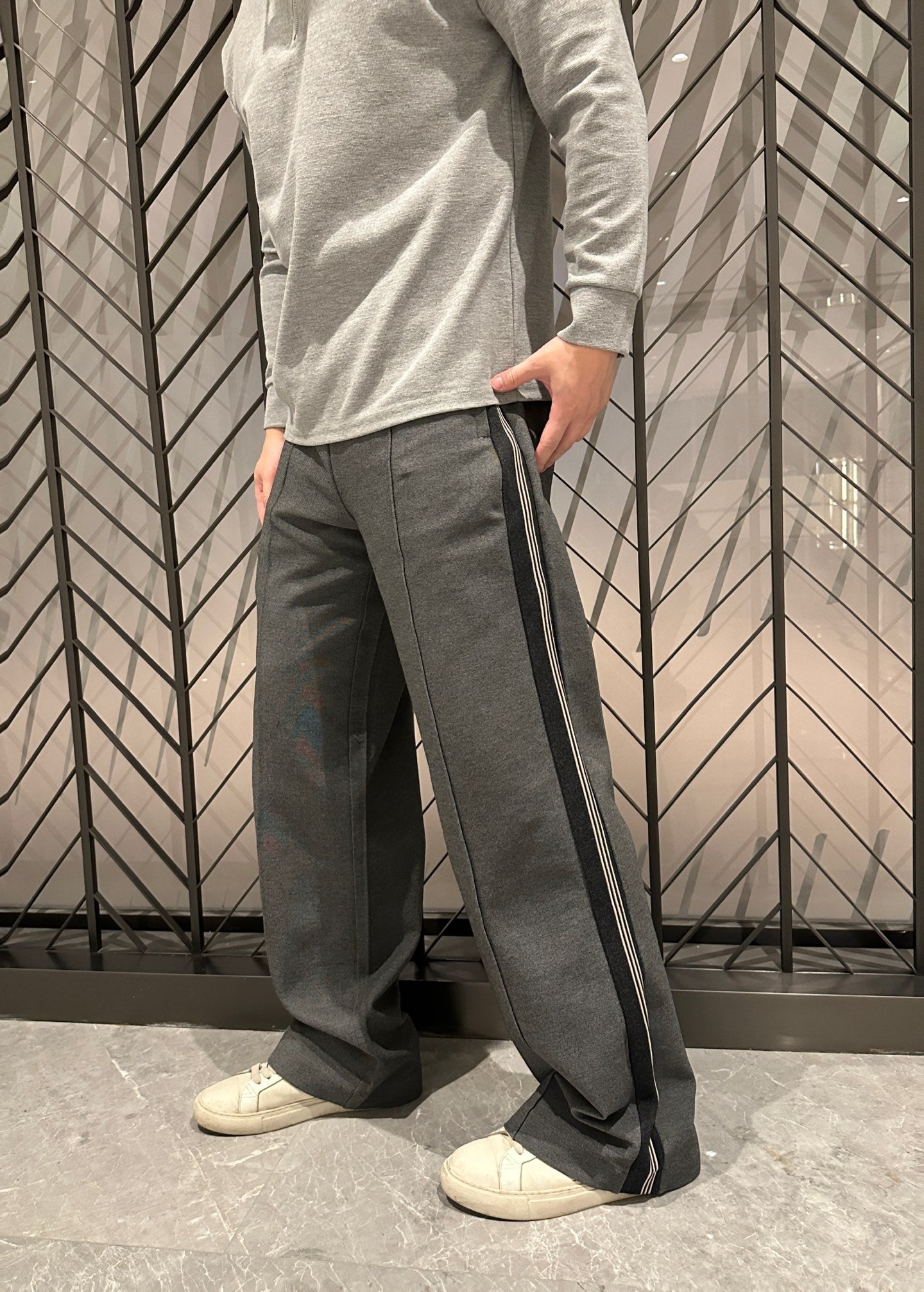 2026 New Style MM Embroidered Logo Casual Trousers (CC907-B70)