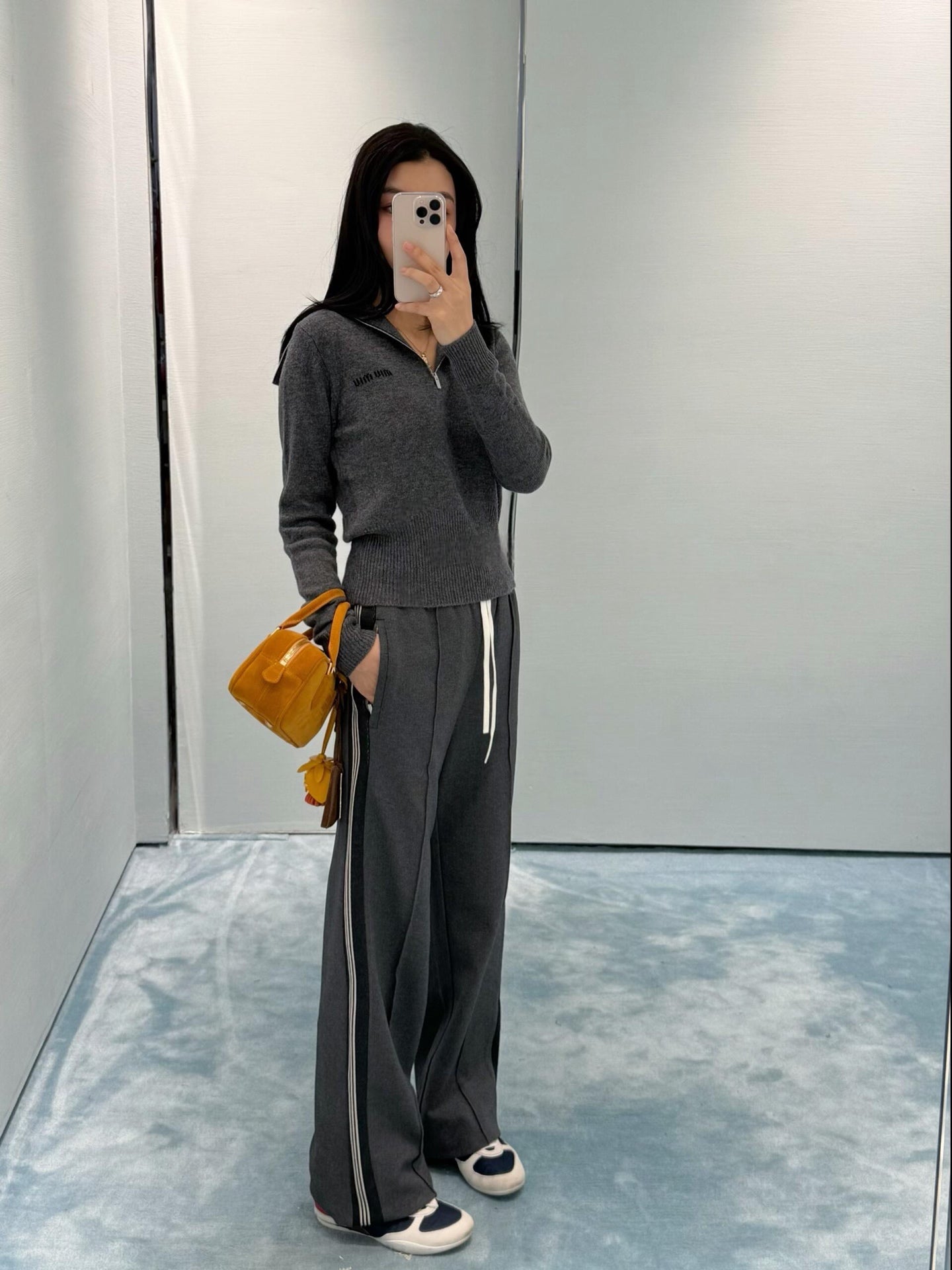 2026 New Style MM Embroidered Logo Casual Trousers (CC907-B70)