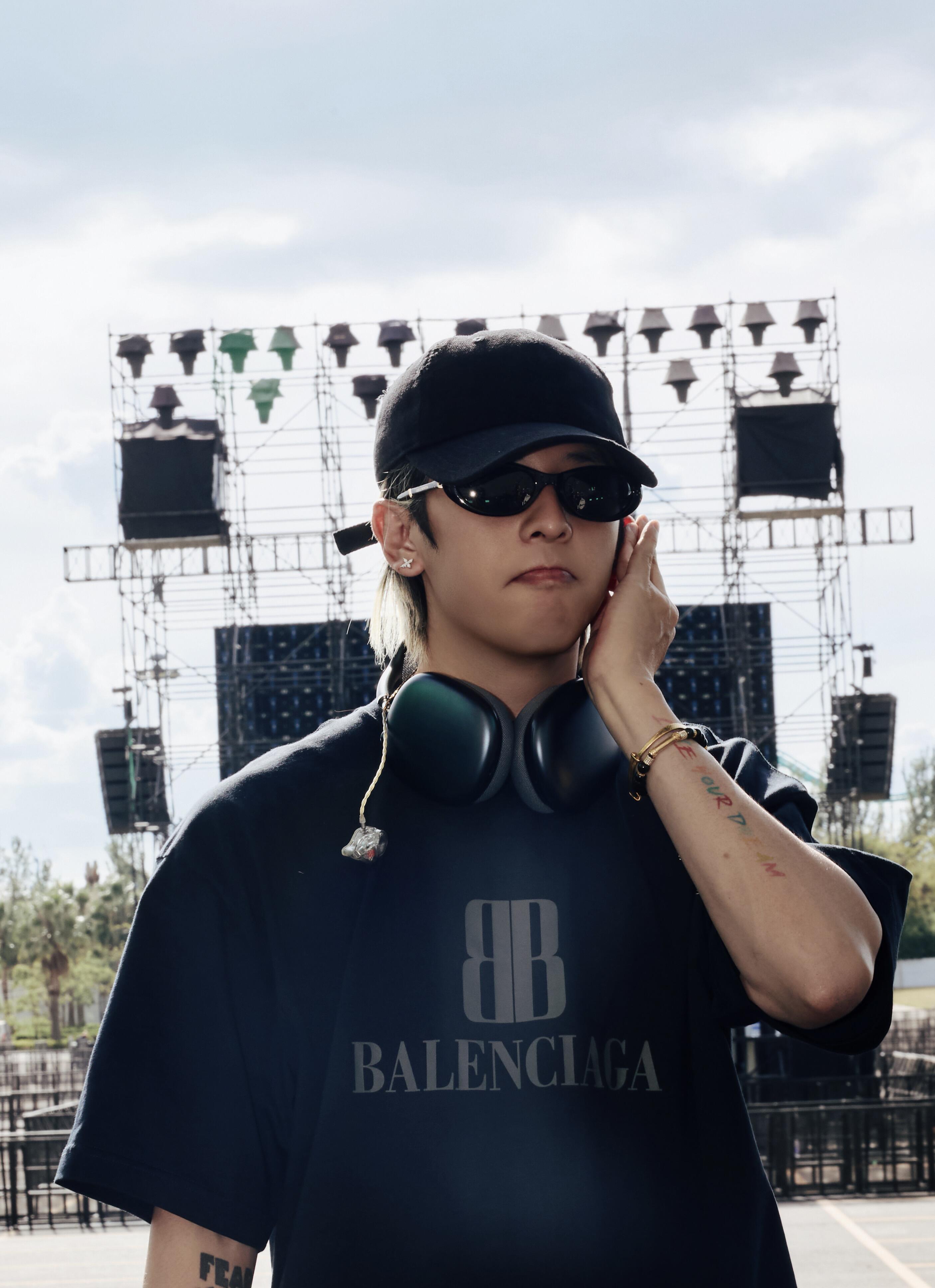 2026 New Balen BB Printed Short-Sleeved Shirt (AA525-A10)