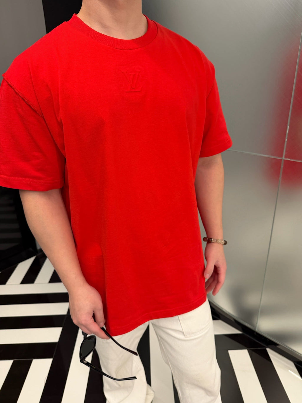 2026 New LY Logo Embossed T-Shirt (AA542-A10)