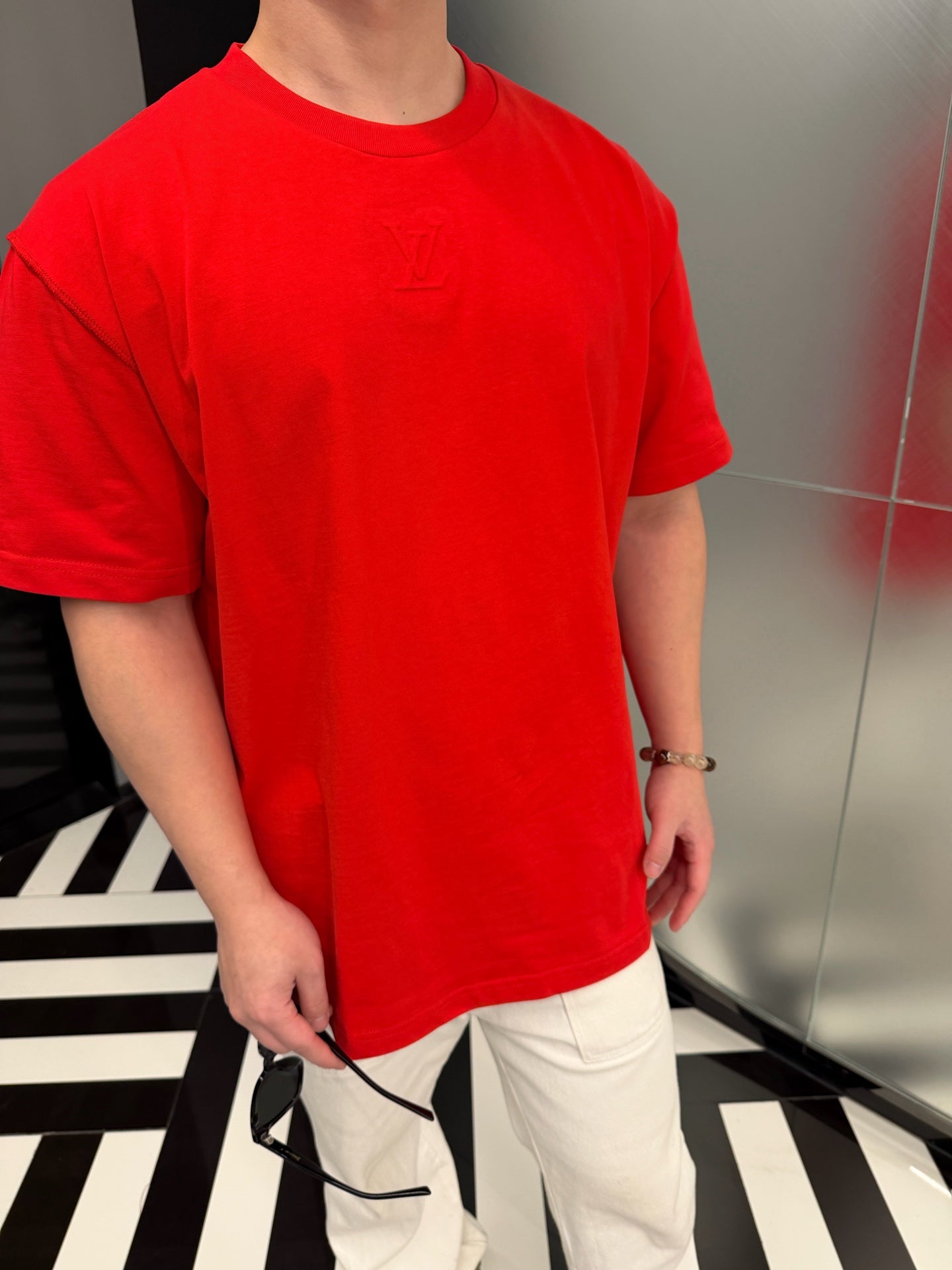 2026 New LY Logo Embossed T-Shirt (AA542-A10)