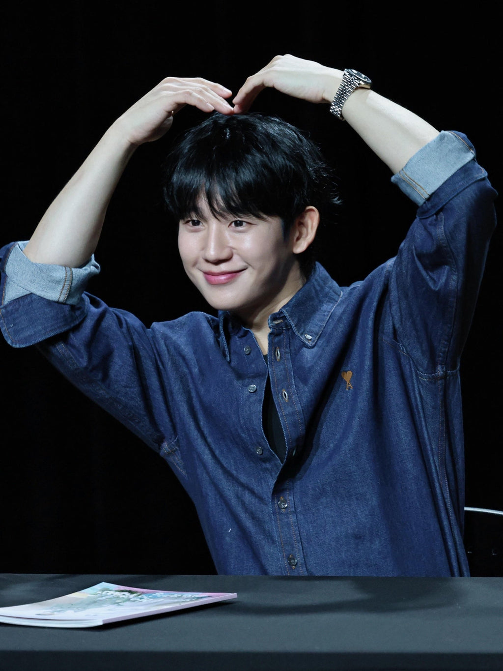 2026 New Heart A Embroidered Denim Shirt (BB790-B45)