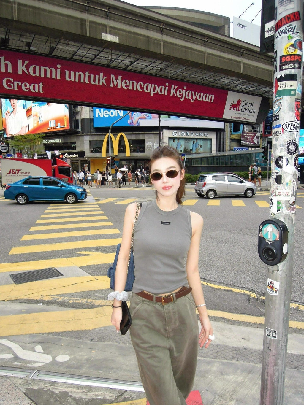 2026 Women's MM Logo V-neck Top (FF718)