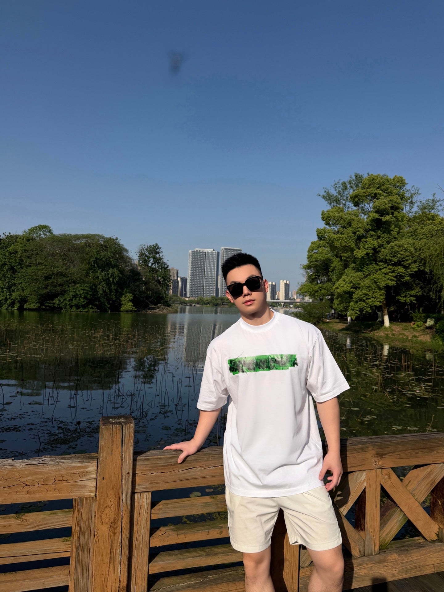 2026 New Balen Tape Graffiti Short-Sleeved T-Shirt (CC972-A20)
