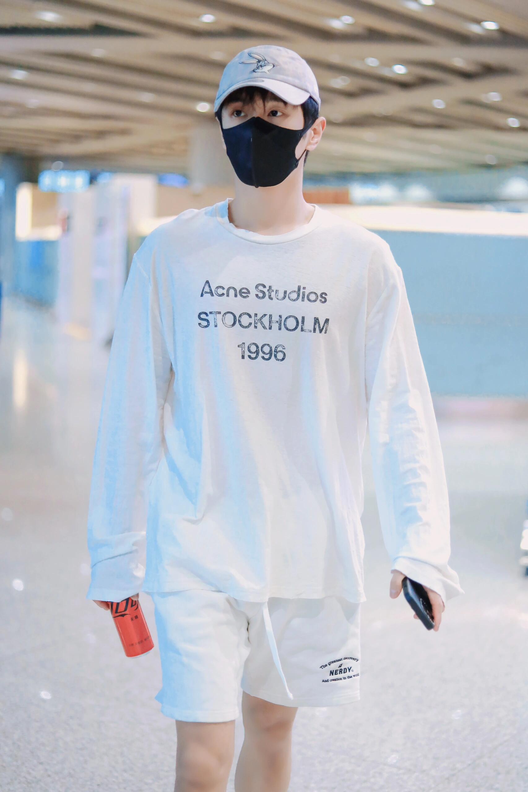 2026 New Acn Long-Sleeved T-Shirt with Distressed Printed Logo (CC975-A40)