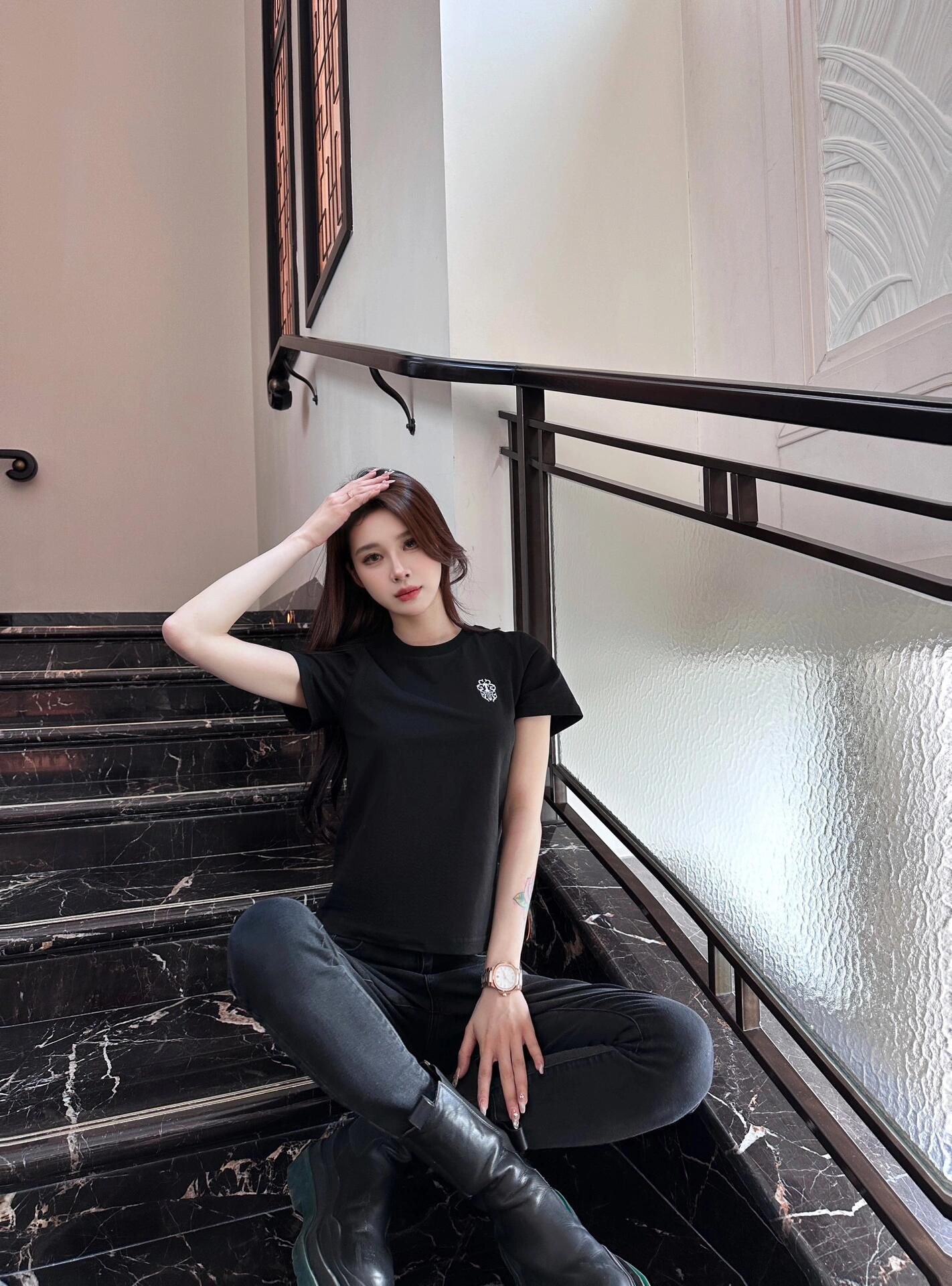 2026 Women's CH Cross Motif Short-Sleeved T-Shirt (DD122)