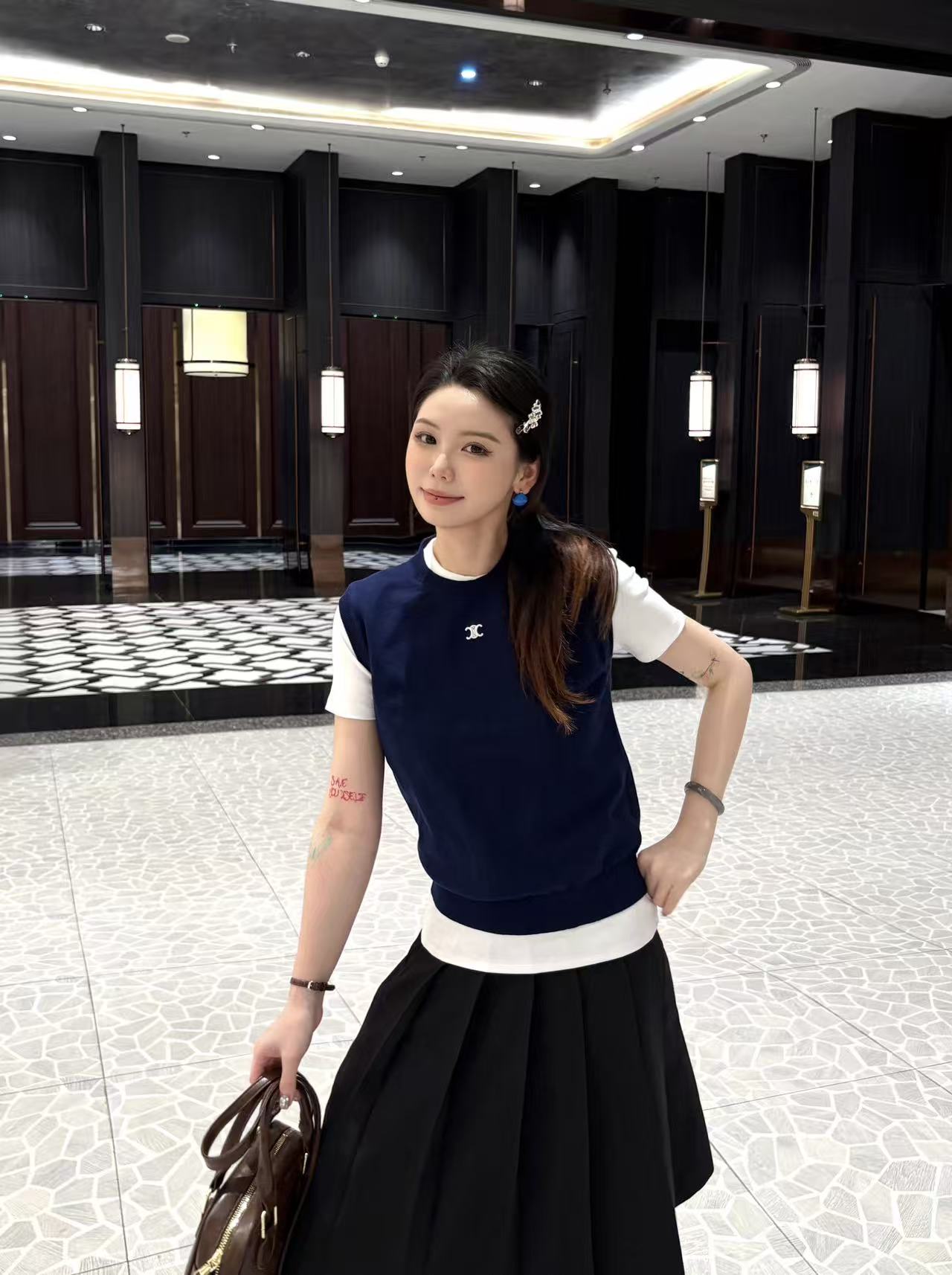 2026 Women's Ce Logo Embroidered Sweater Vest (DD111)