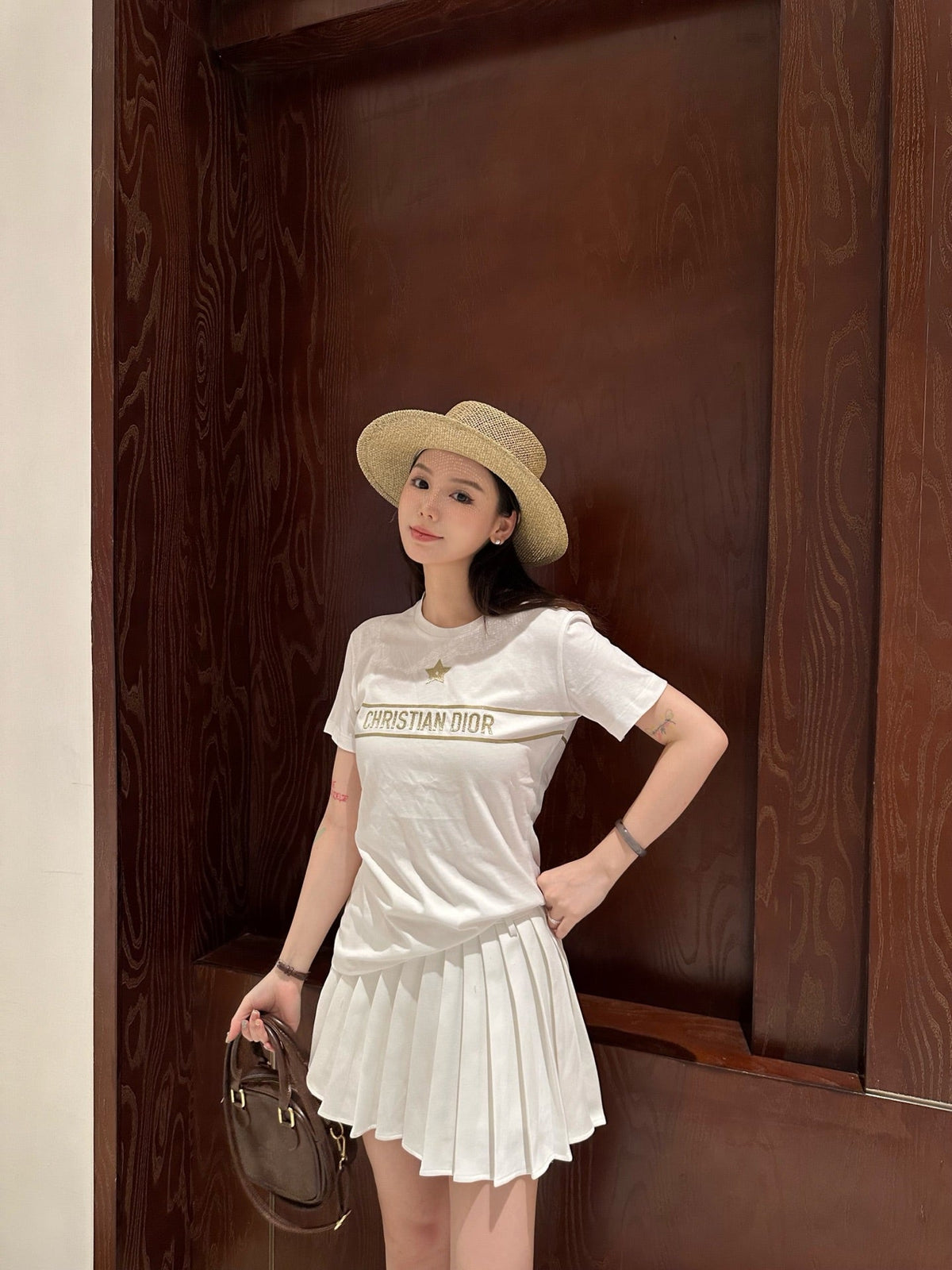 2026 Women's CD Lucky Star Embroidered Short-Sleeved T-Shirt (DD127)