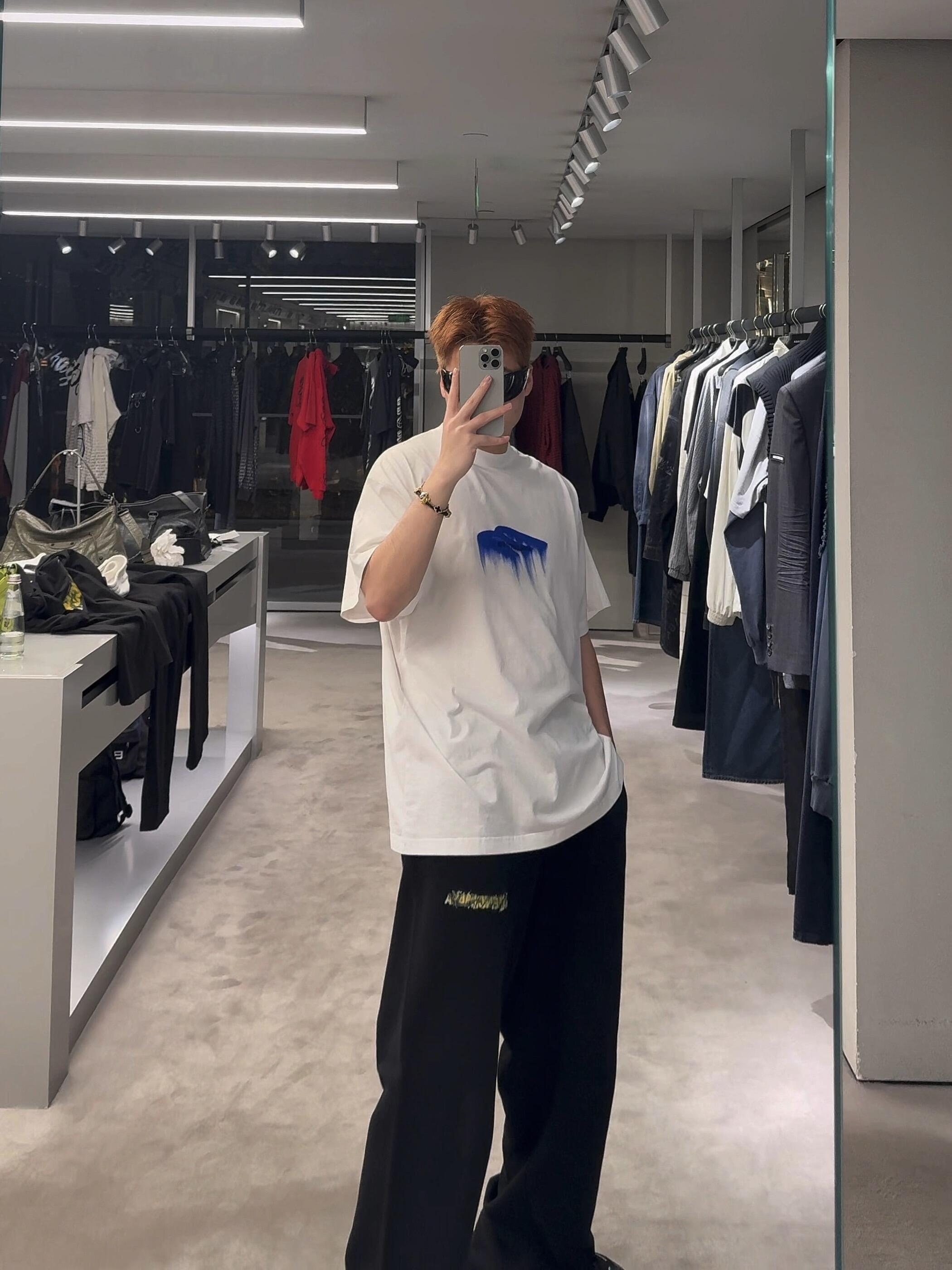 2026 New Balen Embroidered Graffiti Short-Sleeved T-Shirt (AA587-A15)