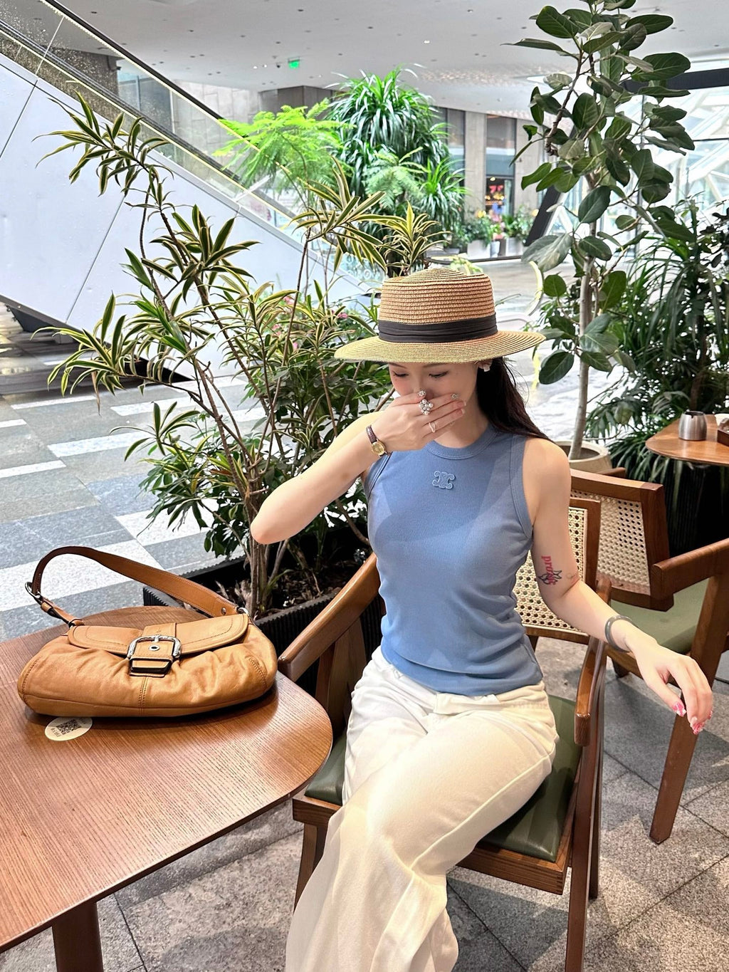 2026 Women's CE-marked Embellished Vest (DD131)