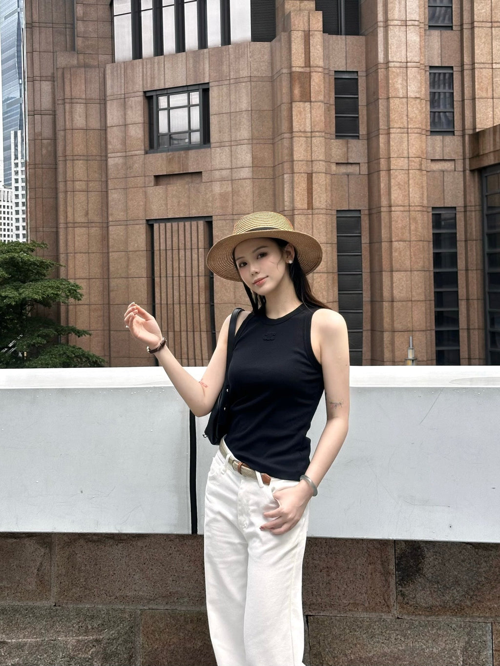 2026 Women's CE-marked Embellished Vest (DD131)