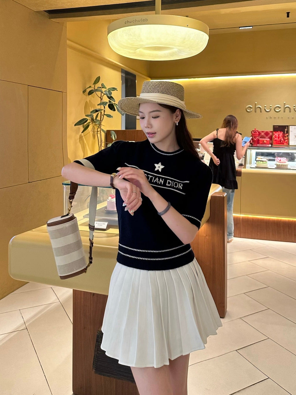 2026 Women's CD Embroidered Short-Sleeved Sweater (DD132)