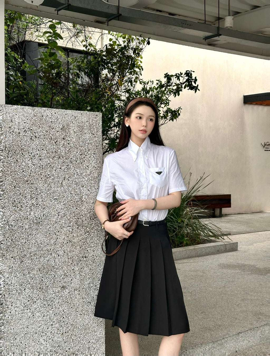 2026 Women's Triangle Brand Triangle Logo Short Shirt (EE420)