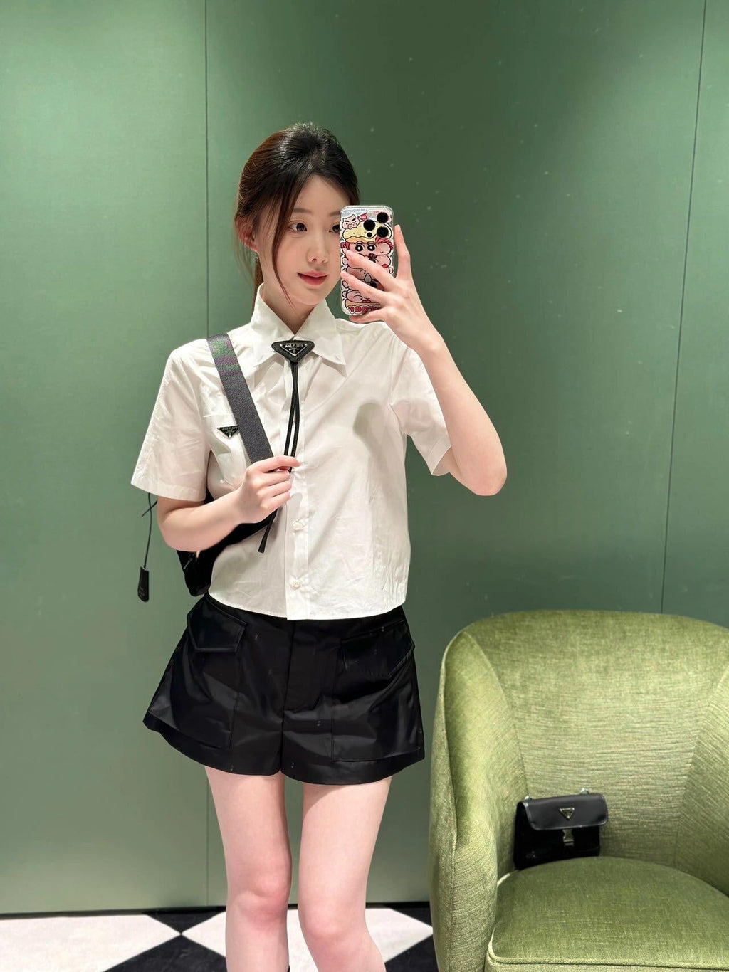 2026 Women's Triangle Brand Triangle Logo Short Shirt (EE420)