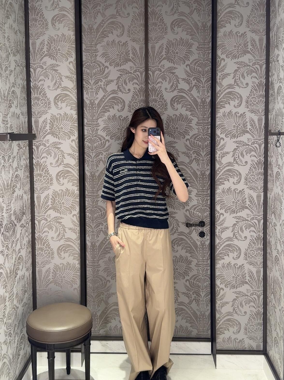 2026 Women's Mon Logo Polo Neck Knit Sweater (DD142)