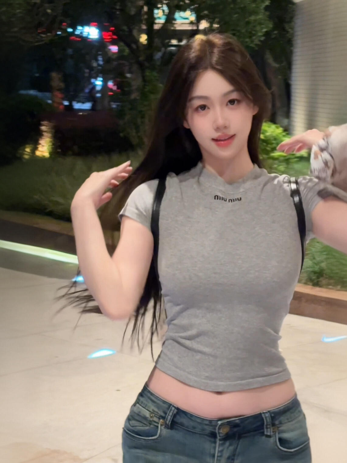 2026 Women's MM Logo Short-Sleeved Sweater (FF788)