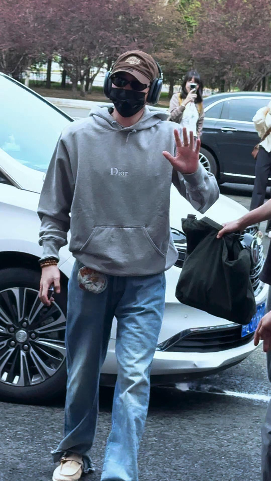 2026 New Style CD Embroidered Hooded Sweatshirt (BB879-B10)