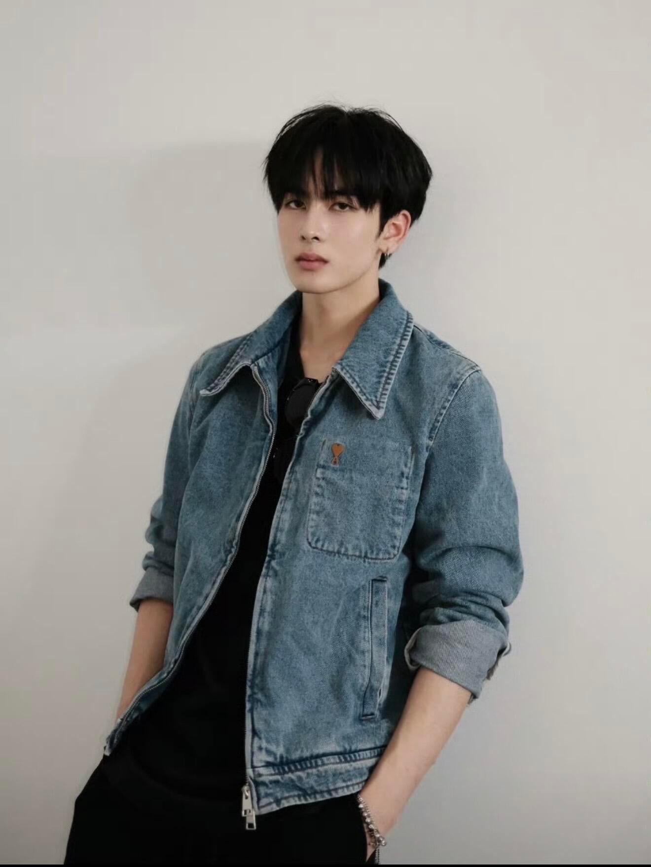 2026 New Model Heart A Embroidered Denim Jacket (BB877-B70)