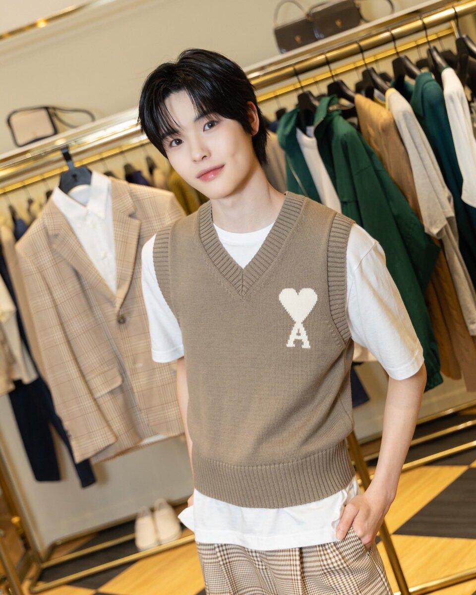 2026 New Model Heart A Heart Patterned Knitted Jacket (AA658-A75)