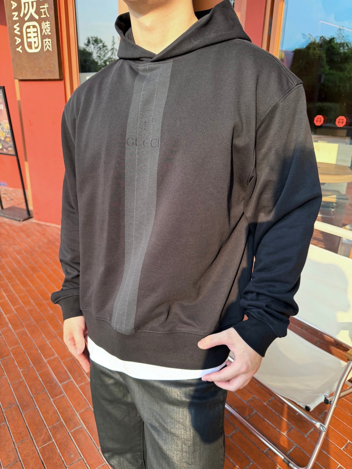 2026 New Model GU Logo Striped Hooded Sweatshirt (AA1002-B00)
