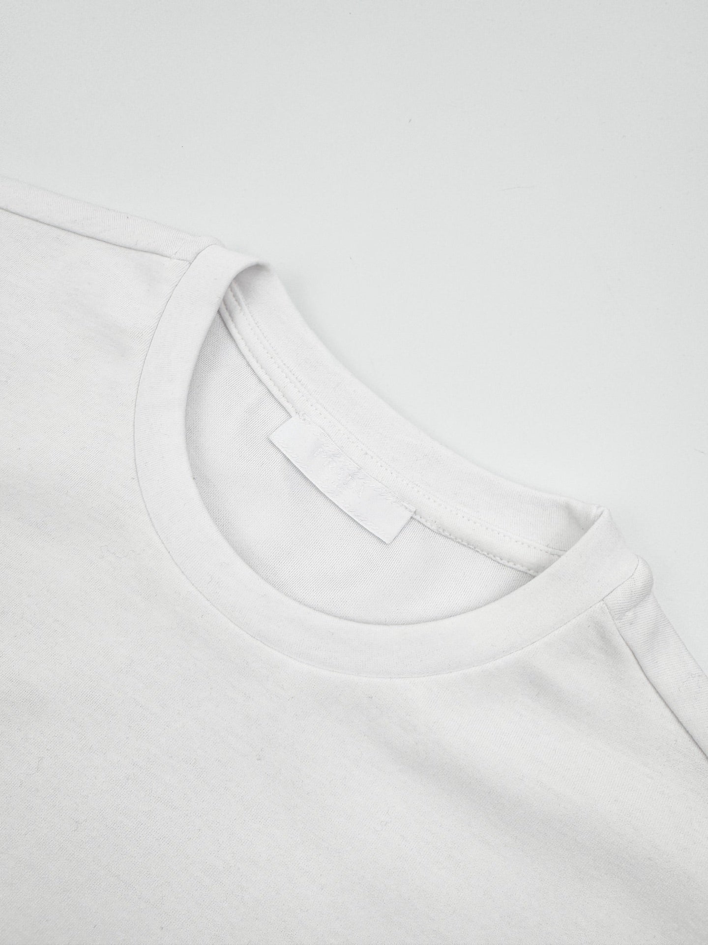 2026 New Triangle Brand T-shirt (CC934-A10)