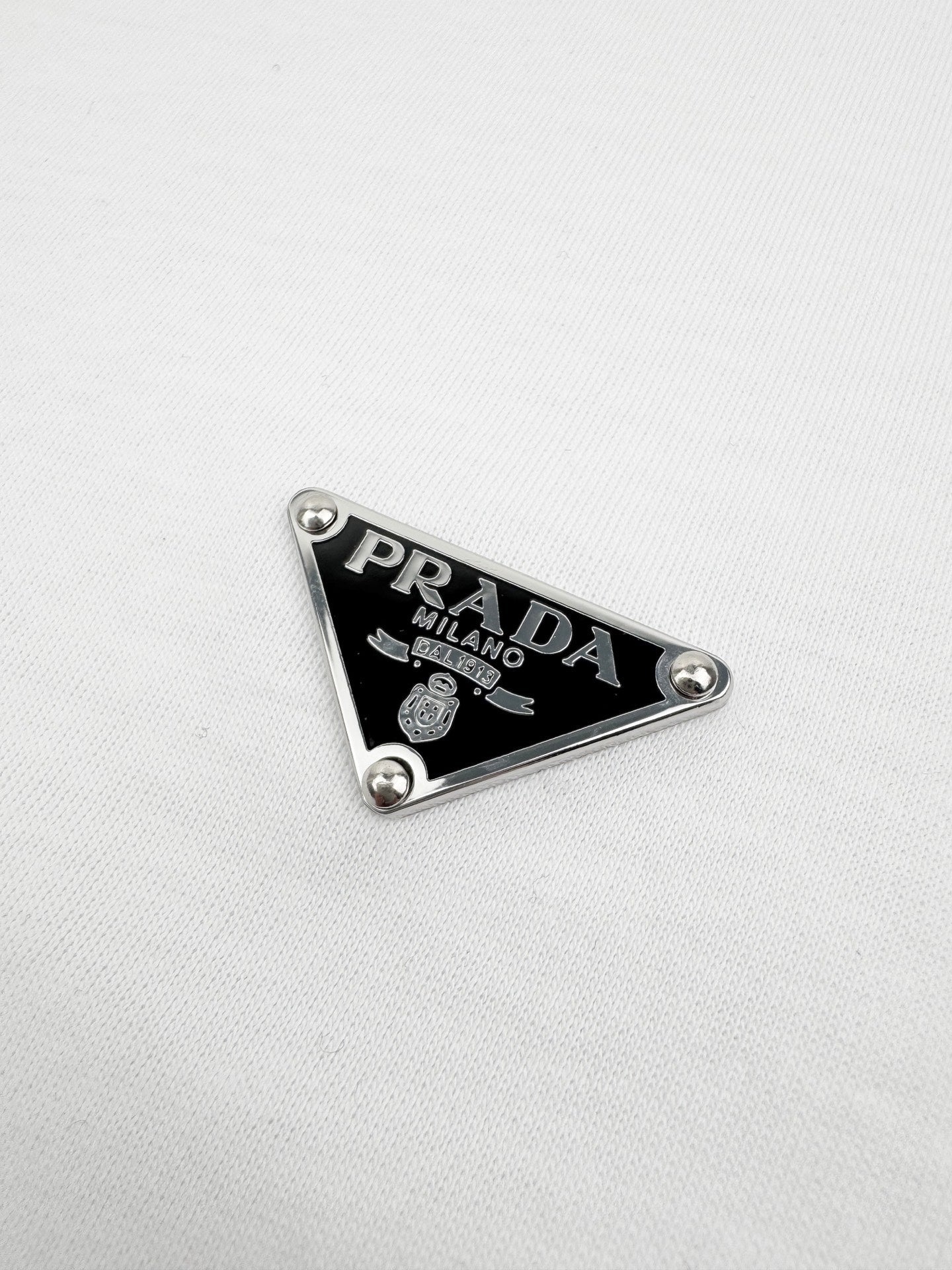 2026 New Triangle Brand T-shirt (CC934-A10)