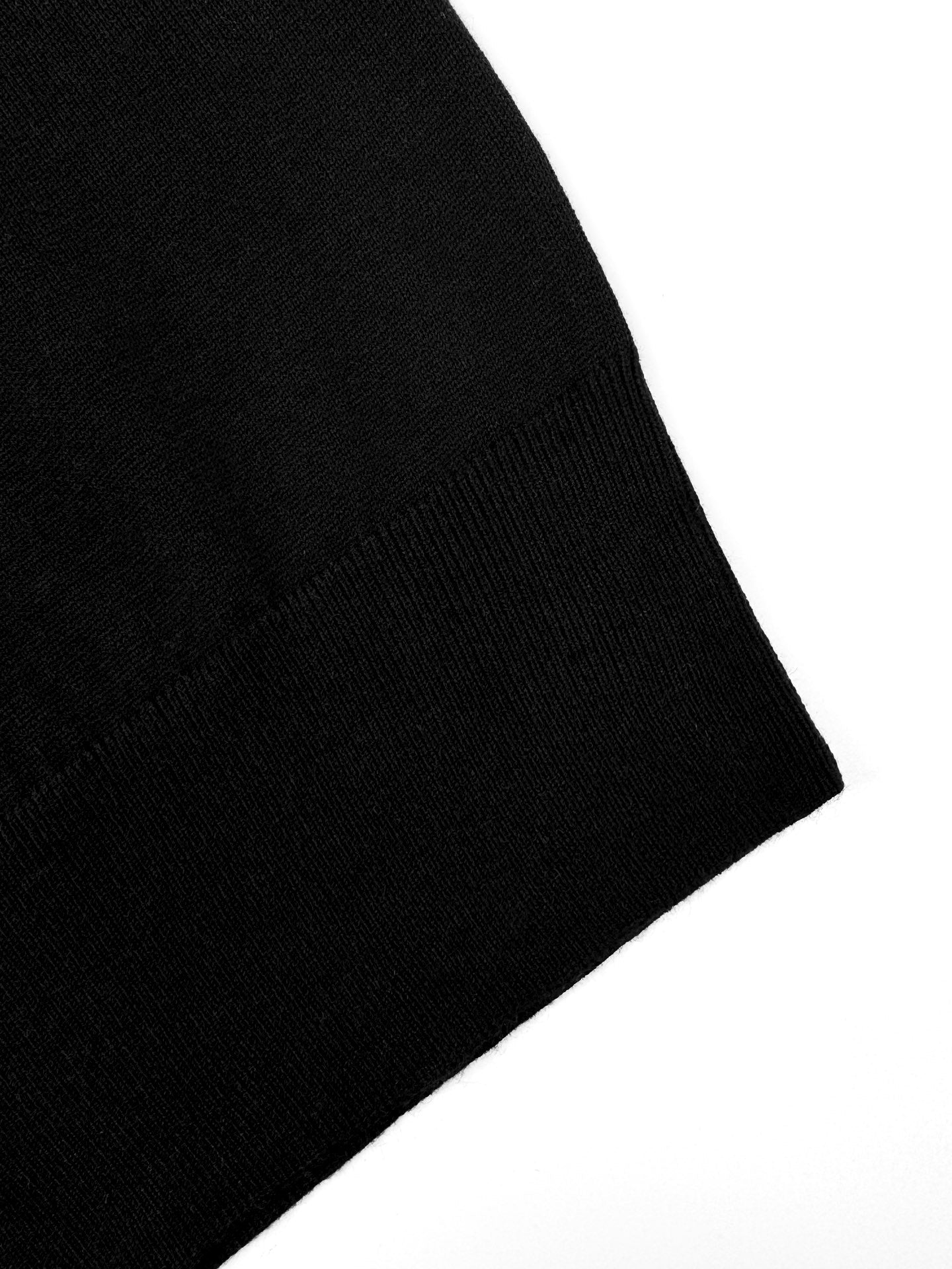 2026 New Triangle Brand Embroidered Collar Polo Shirt (25210-A70)