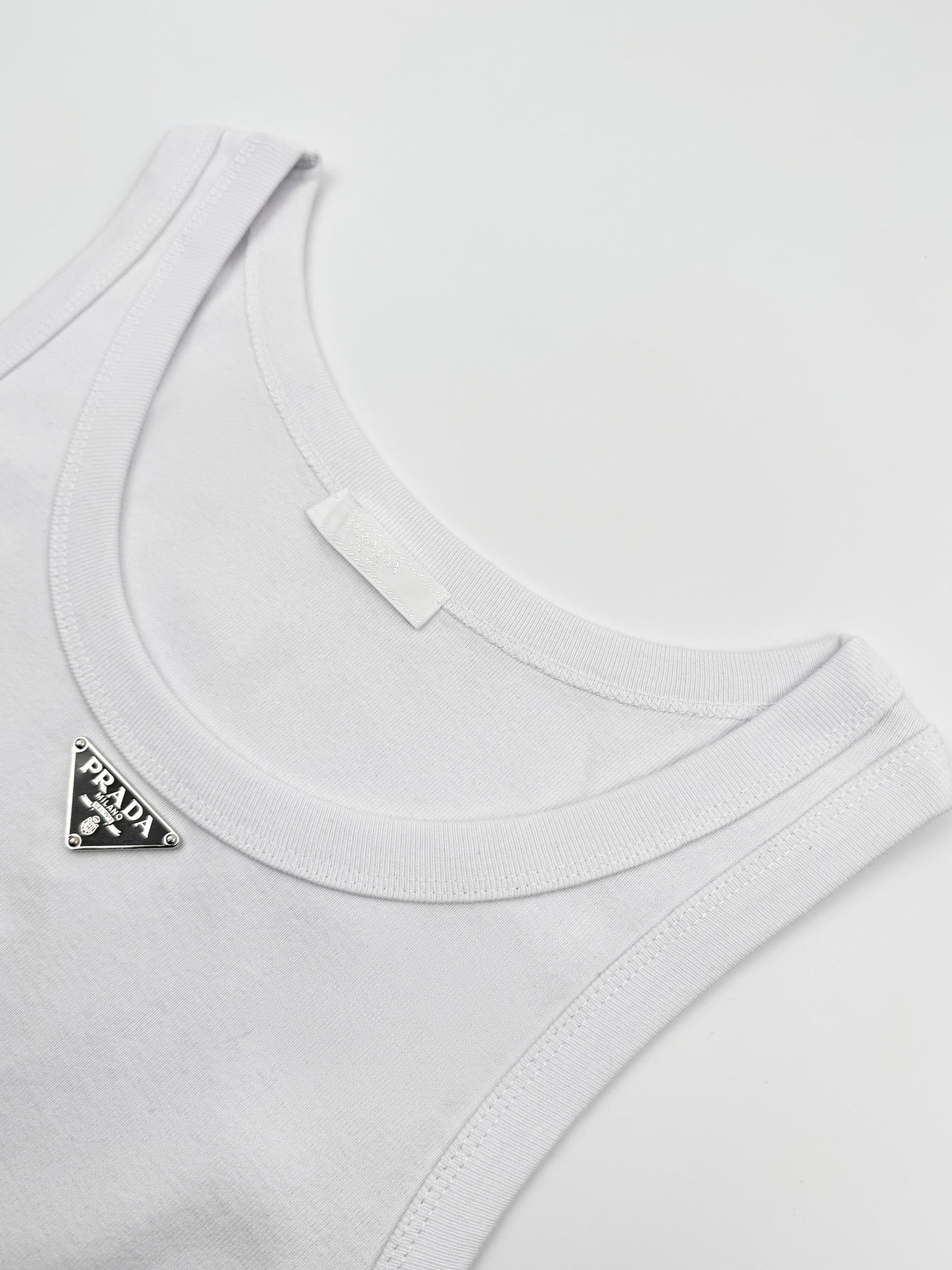 2026 New Triangle Brand Vest (25205-A15)