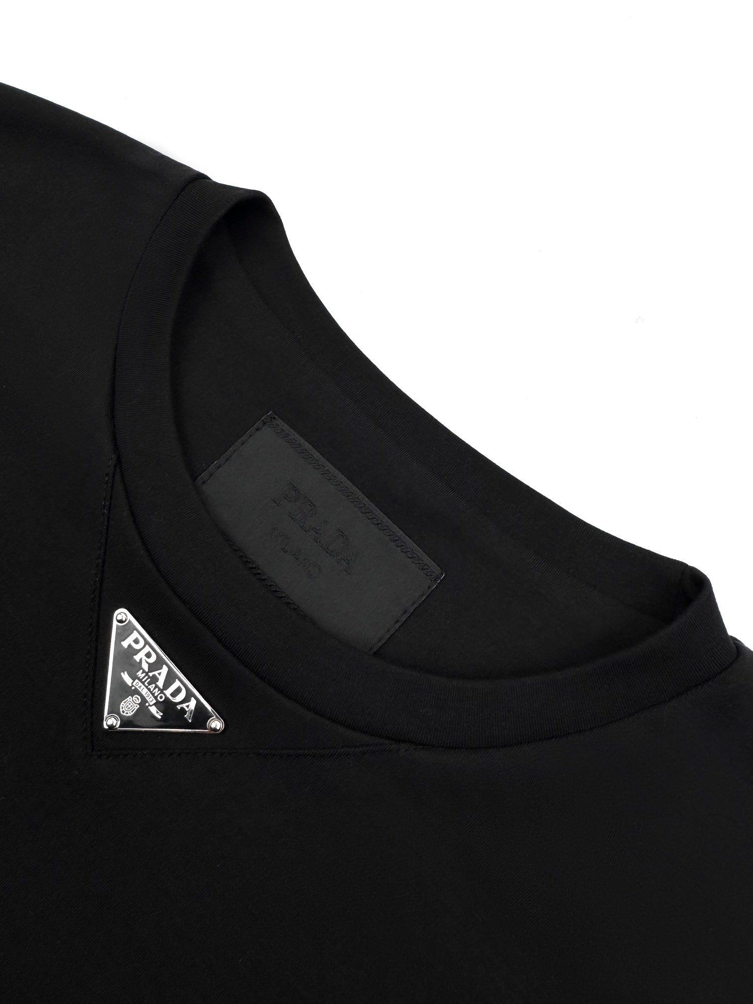 2026 New Triangle Brand T-shirt with Chest Triangle Logo (25214-A20)