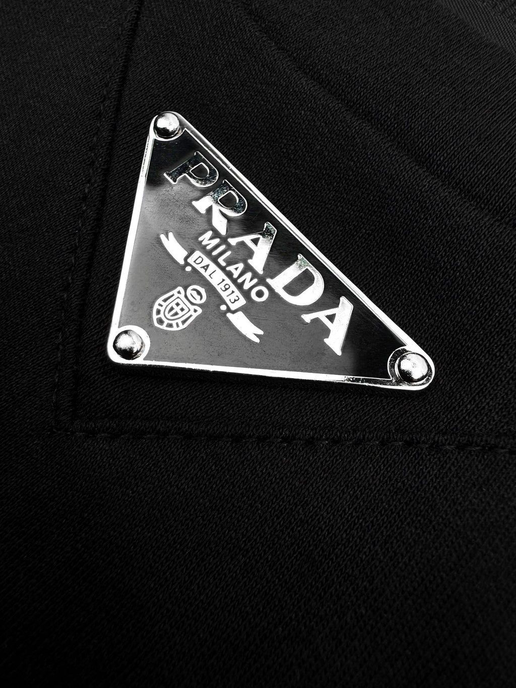 2026 New Triangle Brand T-shirt with Chest Triangle Logo (25214-A20)
