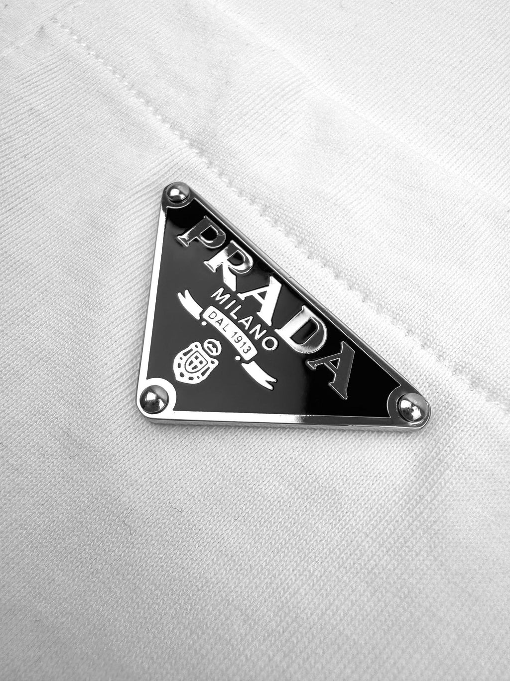 2026 New Triangle Brand Pocket Triangle Label Short-Sleeve Shirt (25247-A20)