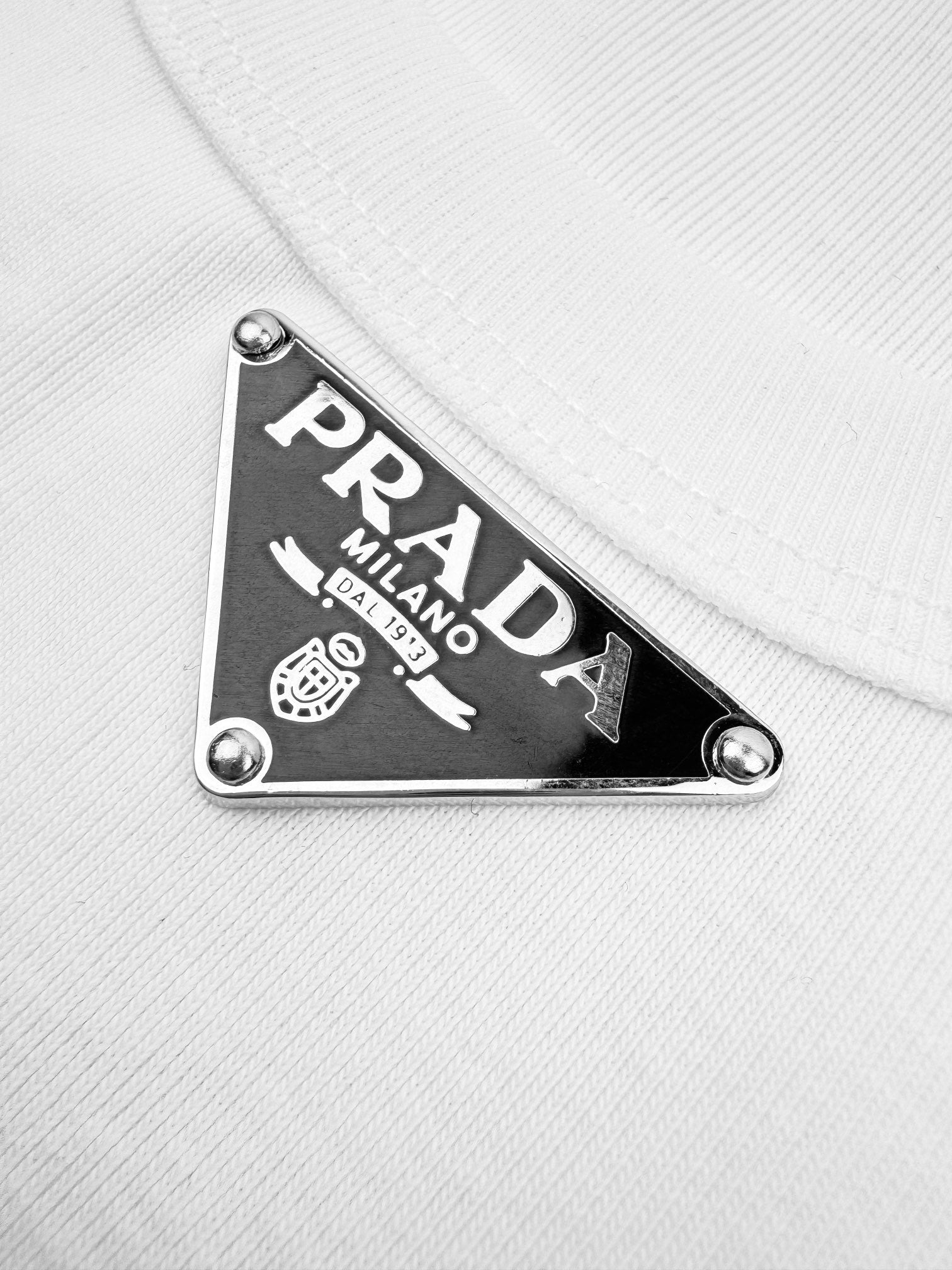 2026 New Triangle Brand Short-Sleeve Shirt with Chest Triangle Logo (25201-A20)