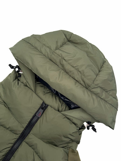 2026 New Mon Logo Woven Patchwork Down Jacket (25378-D10)