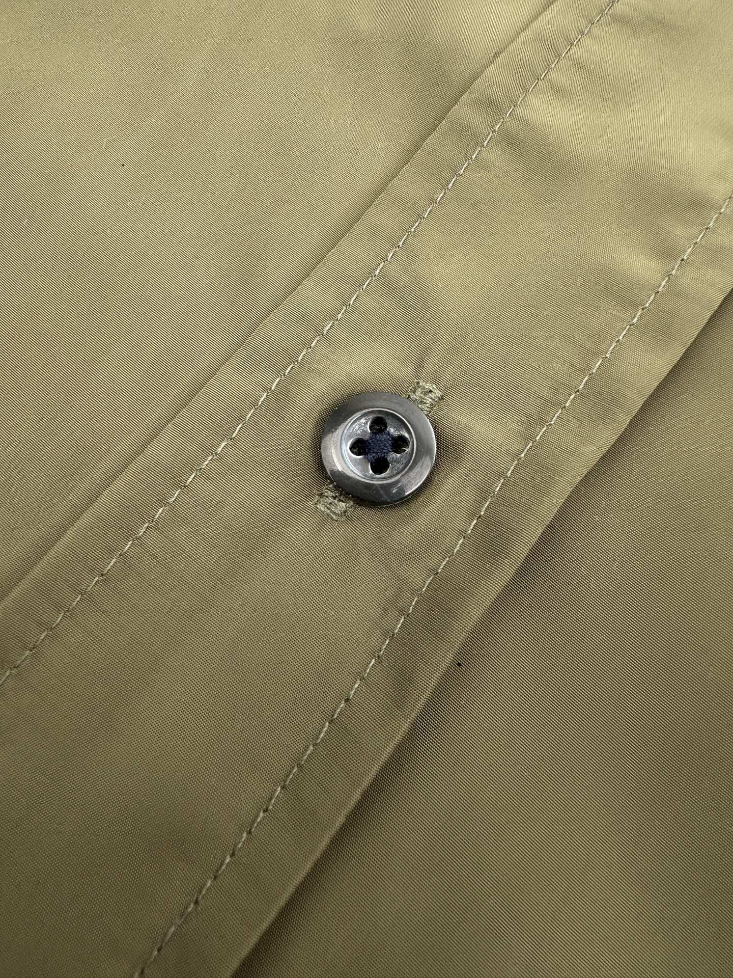 2026 New Triangle Brand Label Shirt (BB760-B20)
