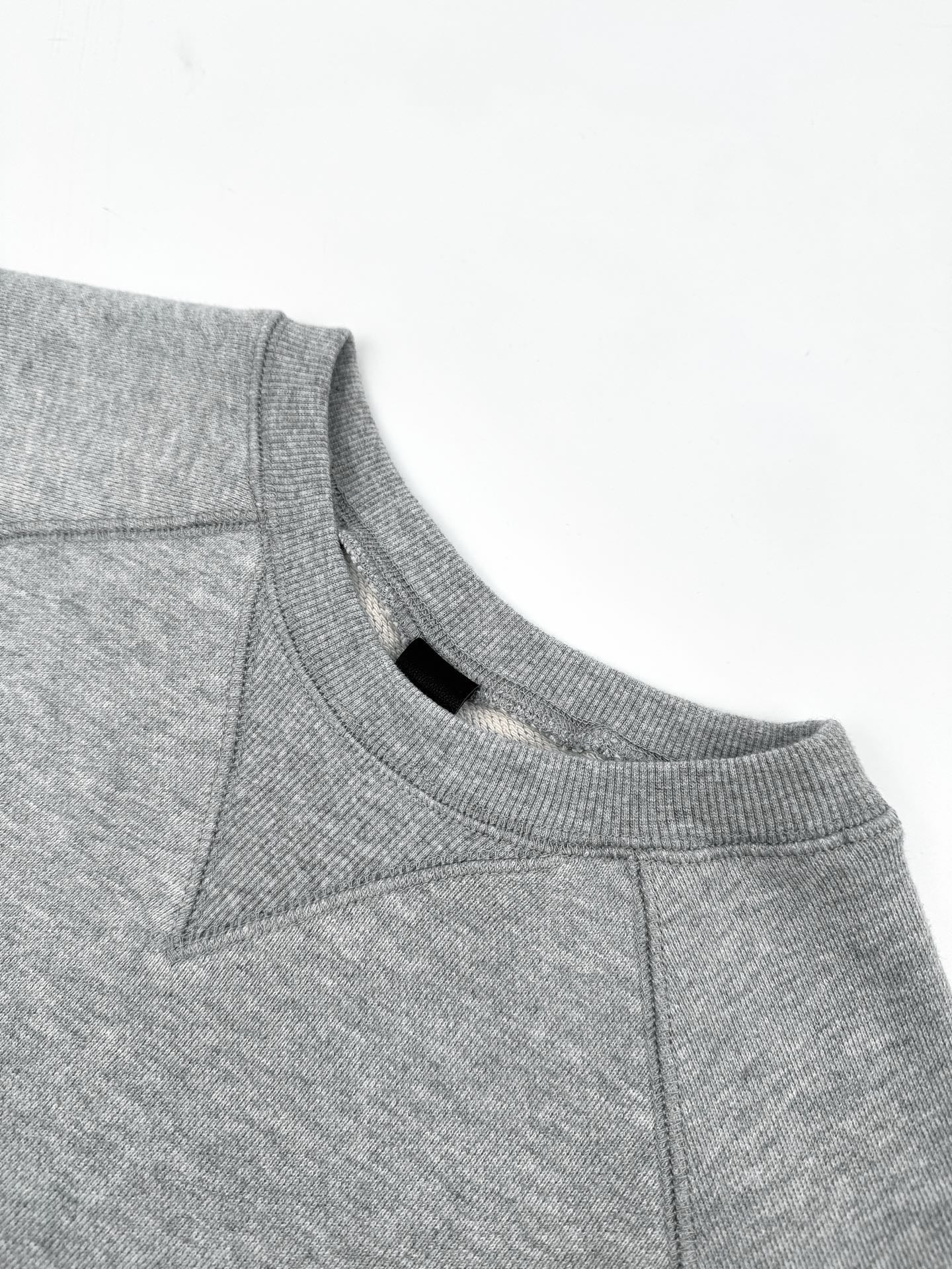 2026 New CH Logo Crew Neck Sweatshirt (CC917-B20)