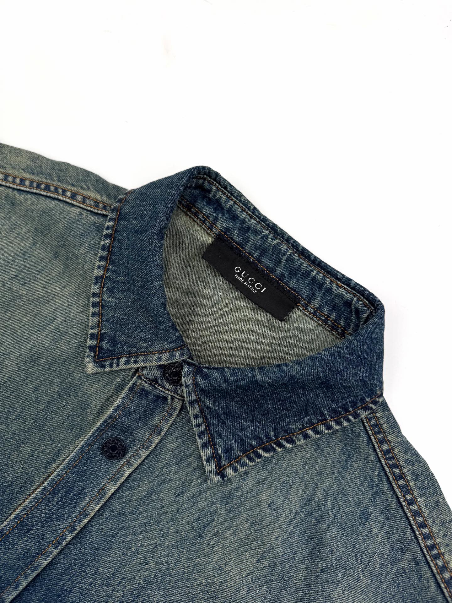 2026 New GU Embroidered Family Crest Denim Shirt (BB734-B40)