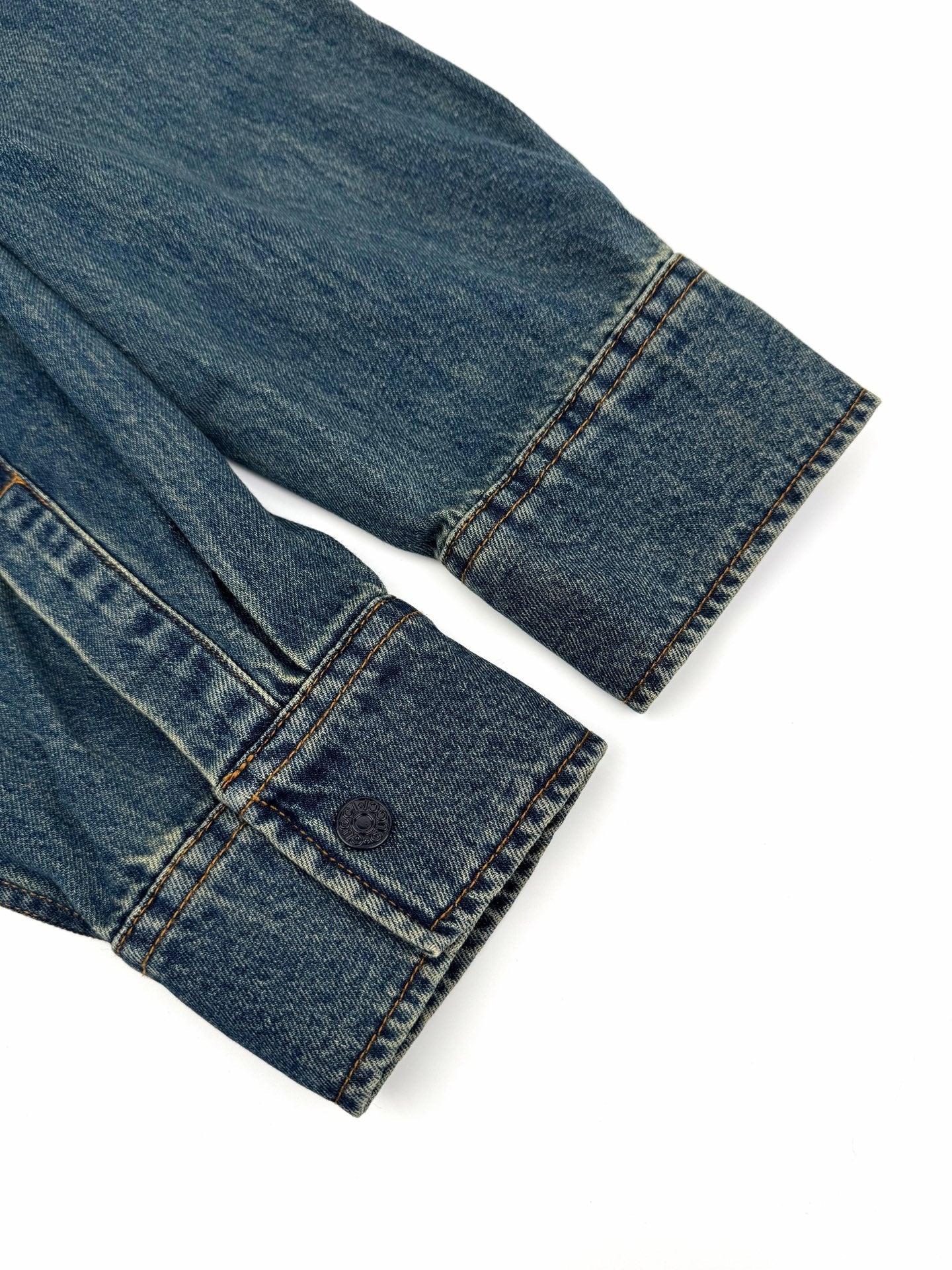 2026 New GU Embroidered Family Crest Denim Shirt (BB734-B40)