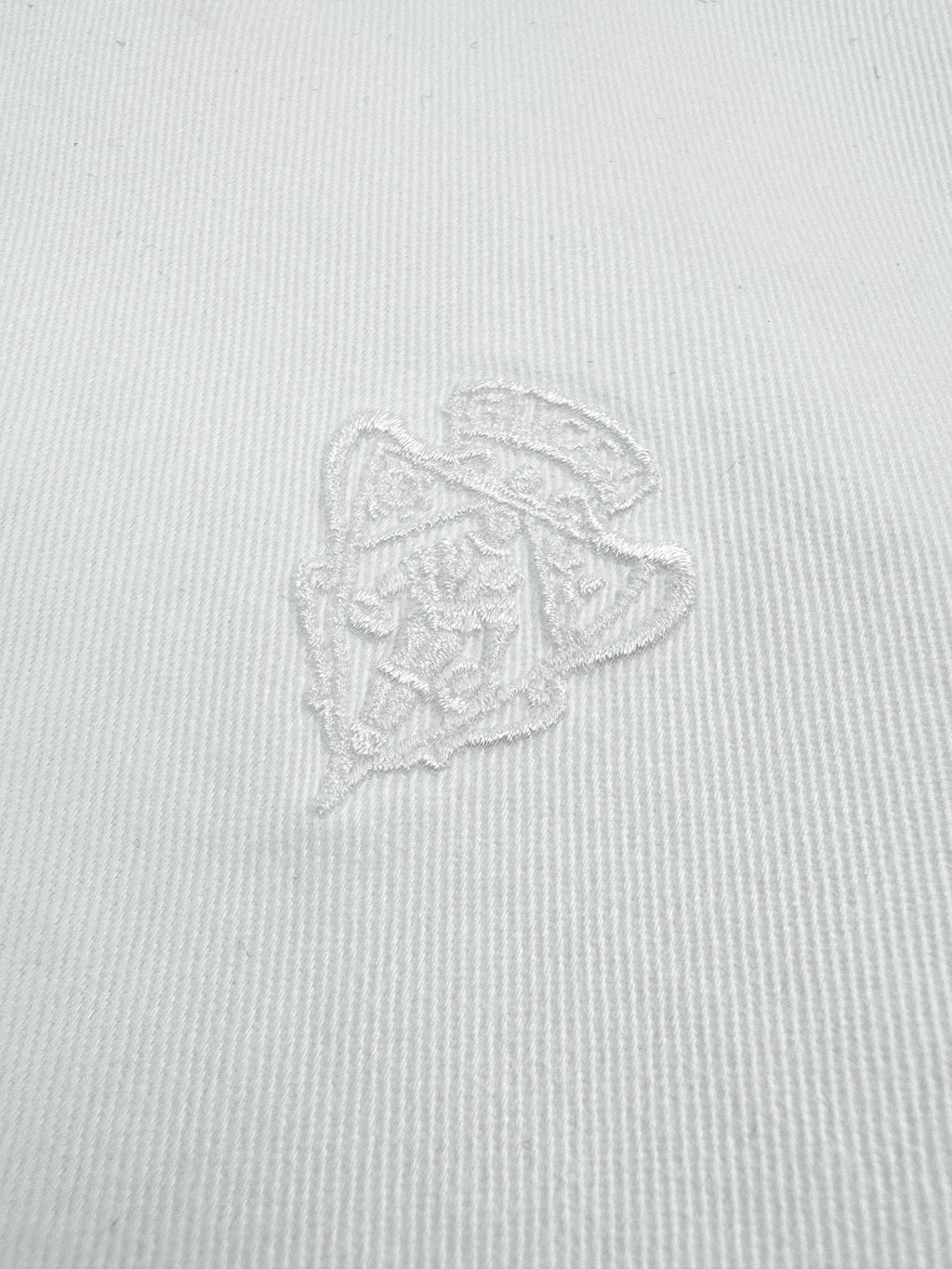 2026 New GU Crest Embroidered Shirt (BB714-B20)