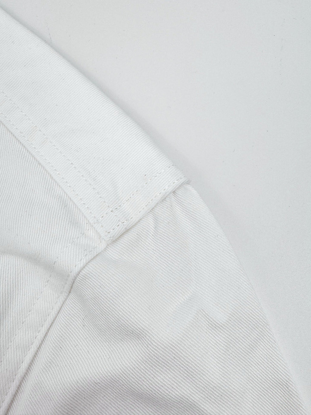 2026 New GU Crest Embroidered Shirt (BB714-B20)